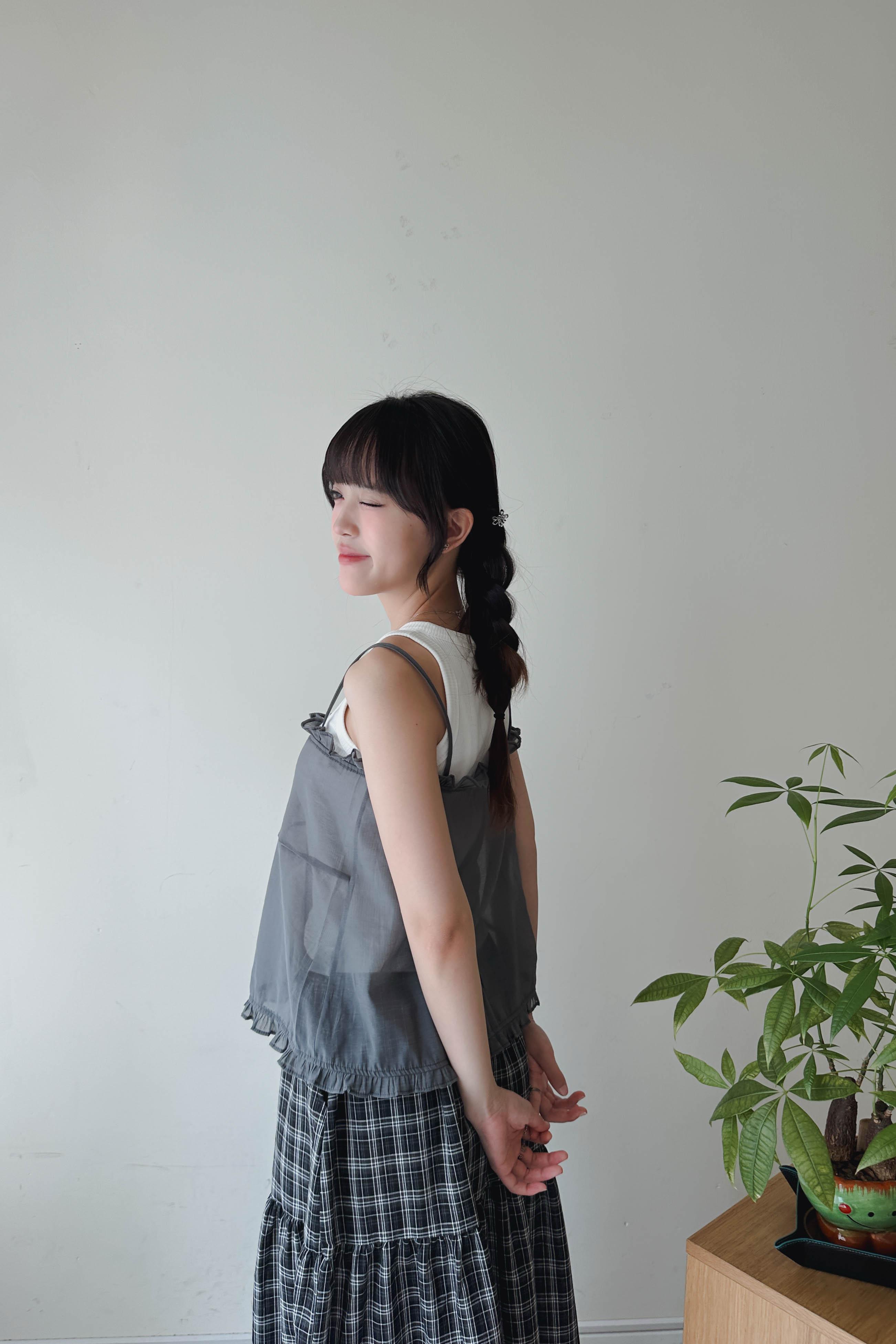 透明感ruffle小背心(三色入)