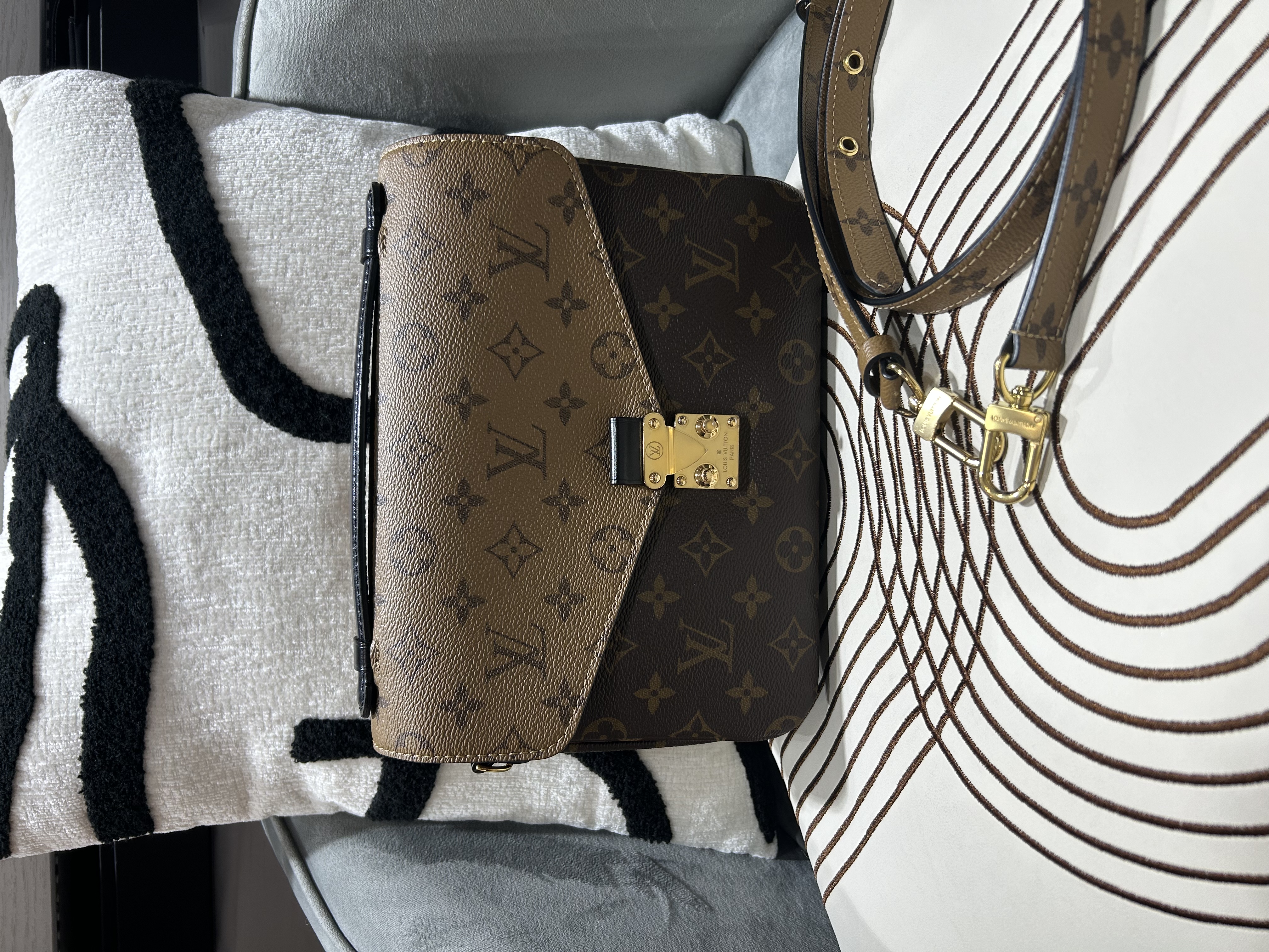 LV Metis Monogram 100%Authentic, 99%New ✅NFC✅Dust bag✅Strap✅Box