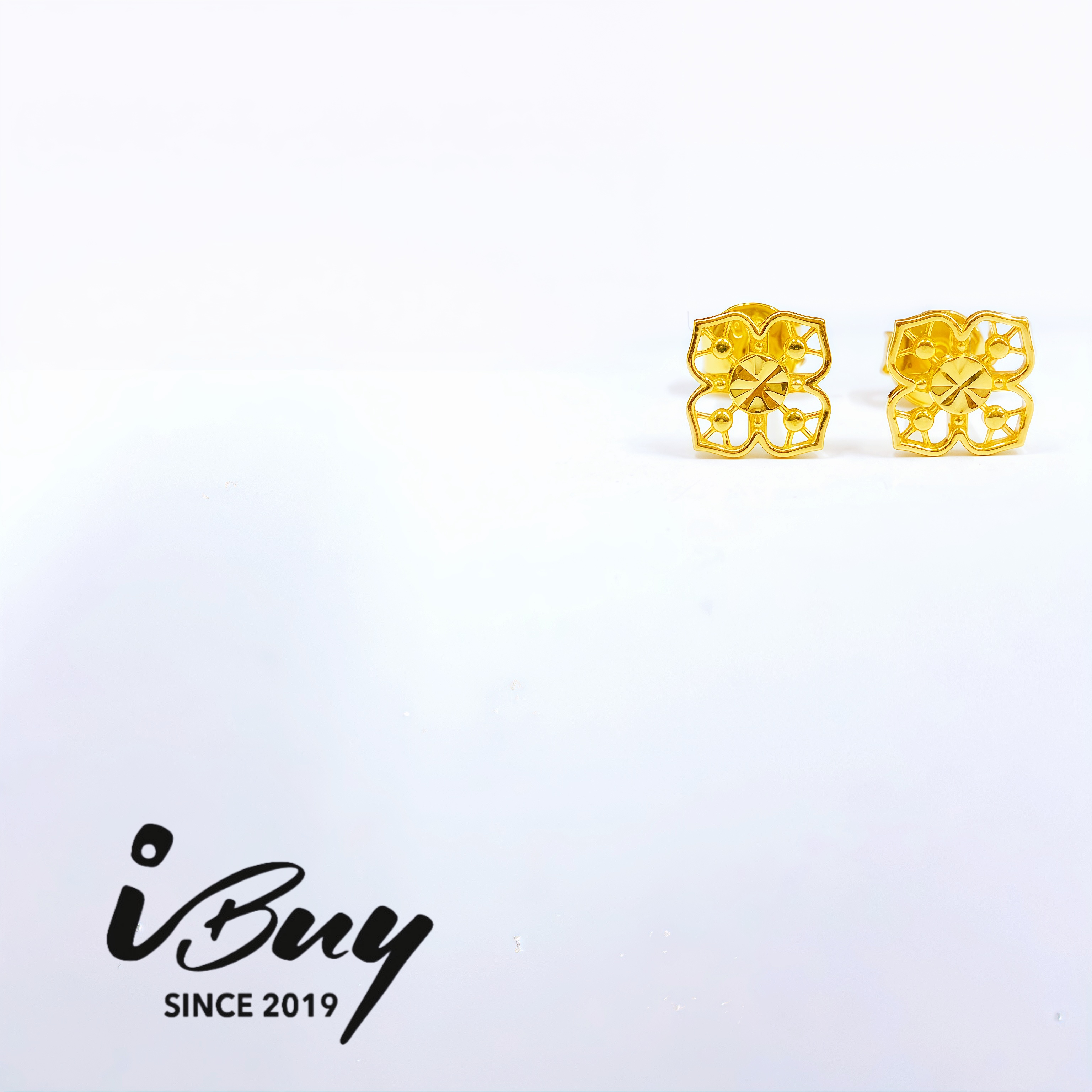 916 GOLD FOUR LEAVES EARRING 916 金 镂空四叶耳钉