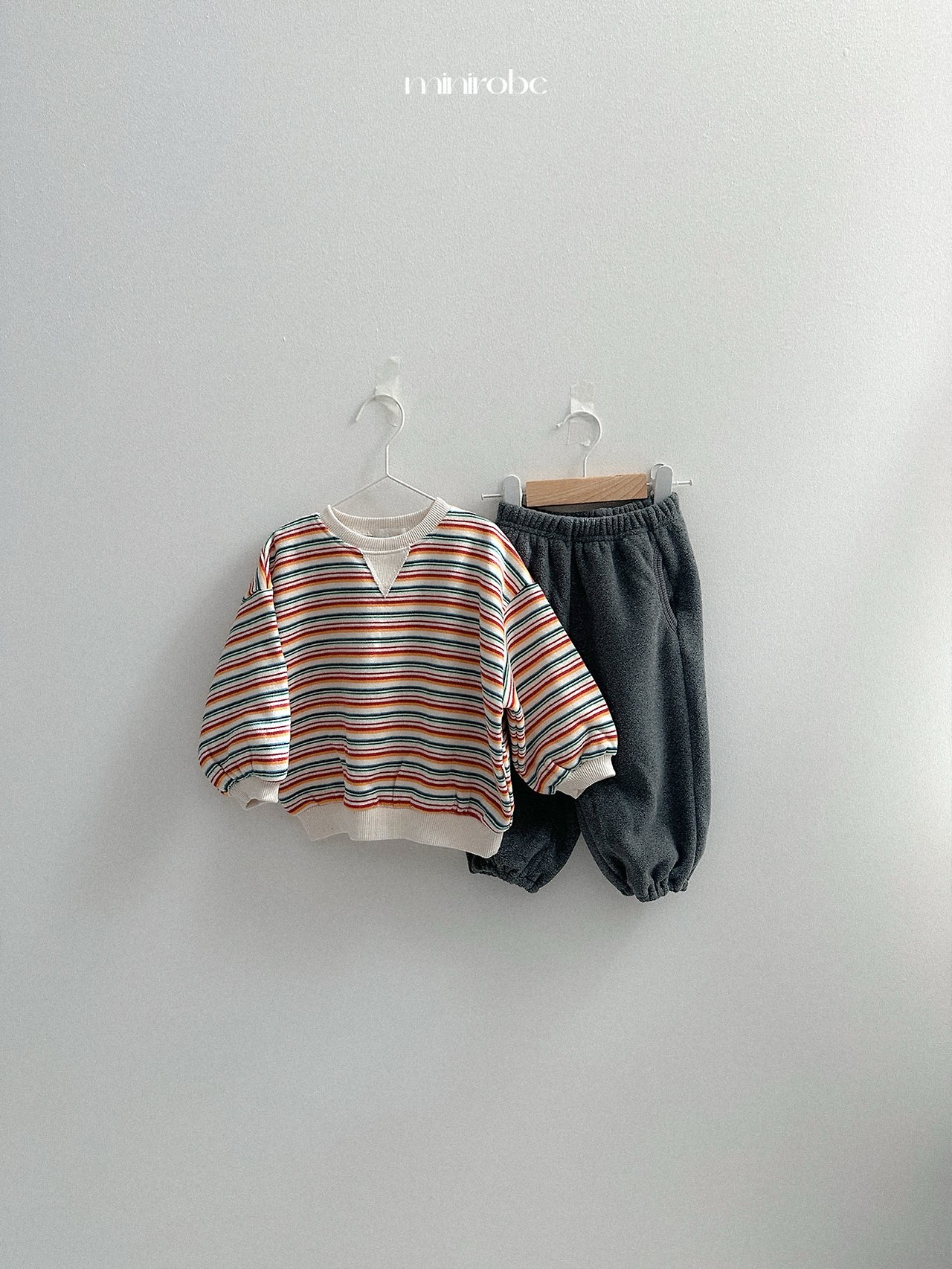 Mnirobe | Rainbow sweatshirt