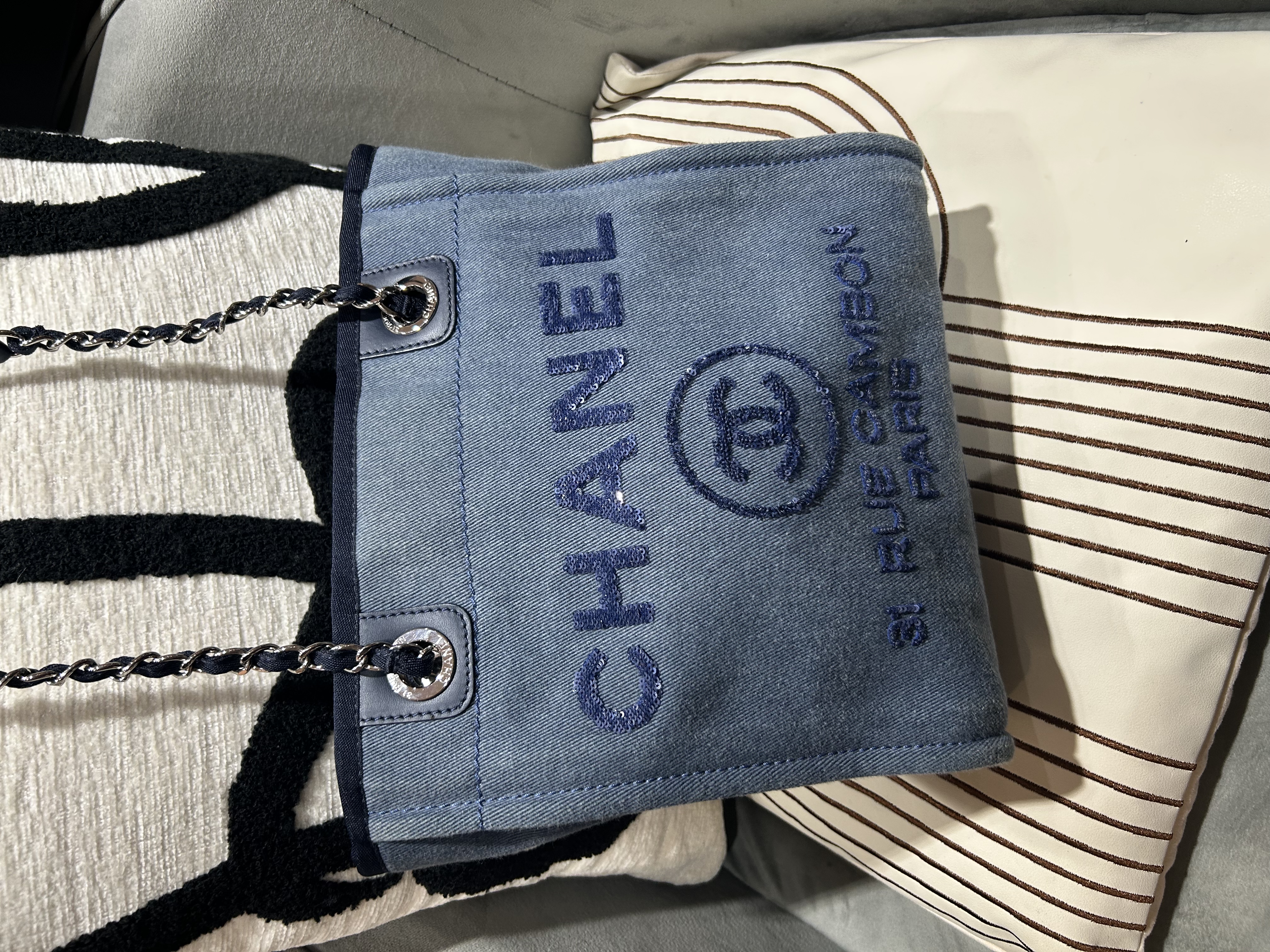Chanel Denim Deauville Tote Bag Small 100%Authentic, 95%New ✅23Card✅Dust bag