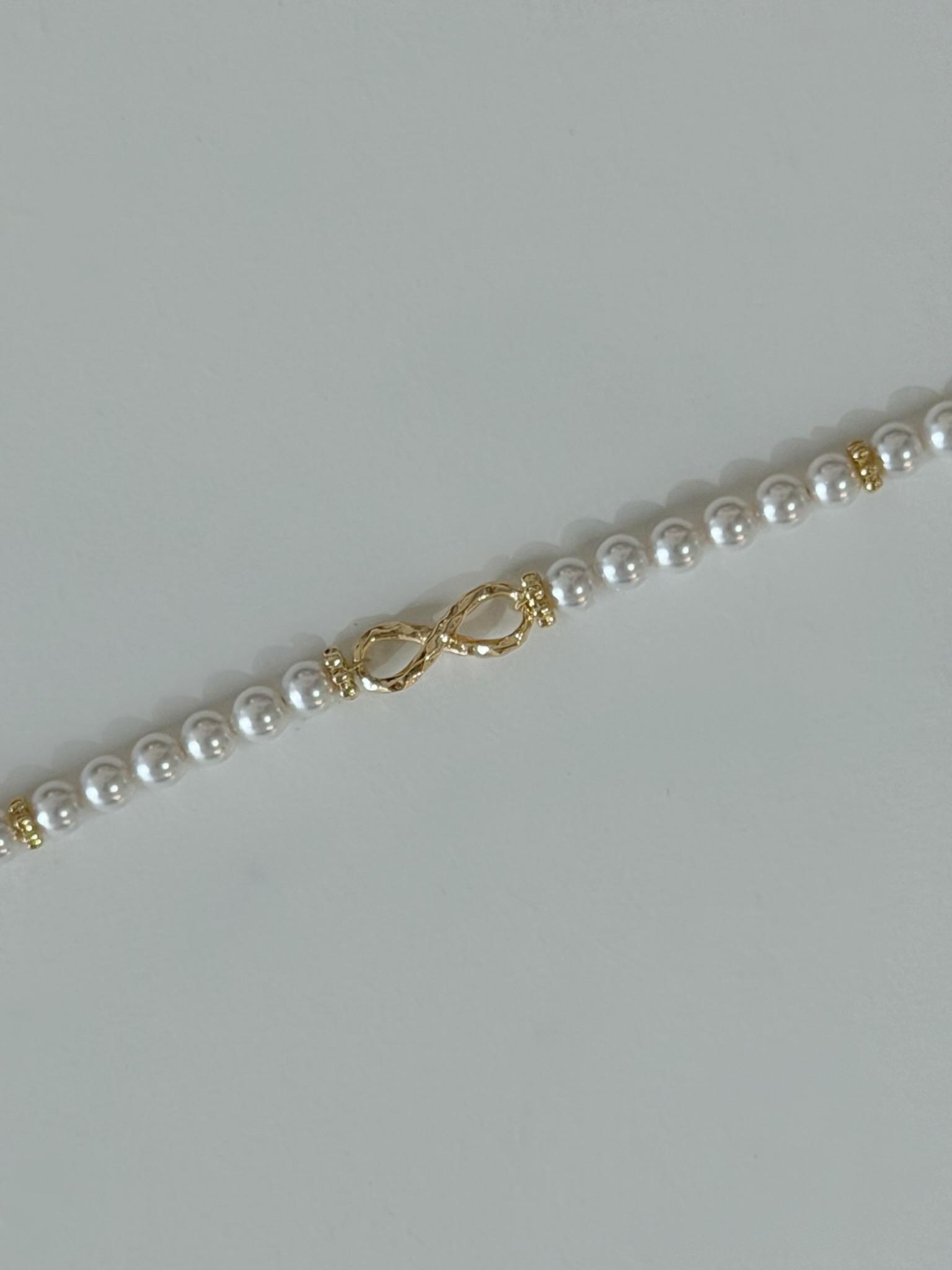 蝴蝶結 4MM Swarovski水晶珍珠手鍊 / 金色 x米白色 B4 - 預訂款