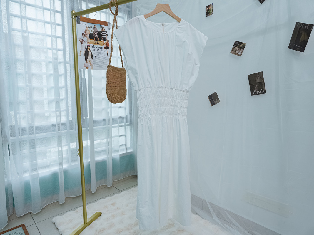 Sleeveless Dress with Structured Shirred Waist‖ 立体褶皱收腰无袖连身裙 KR02139714