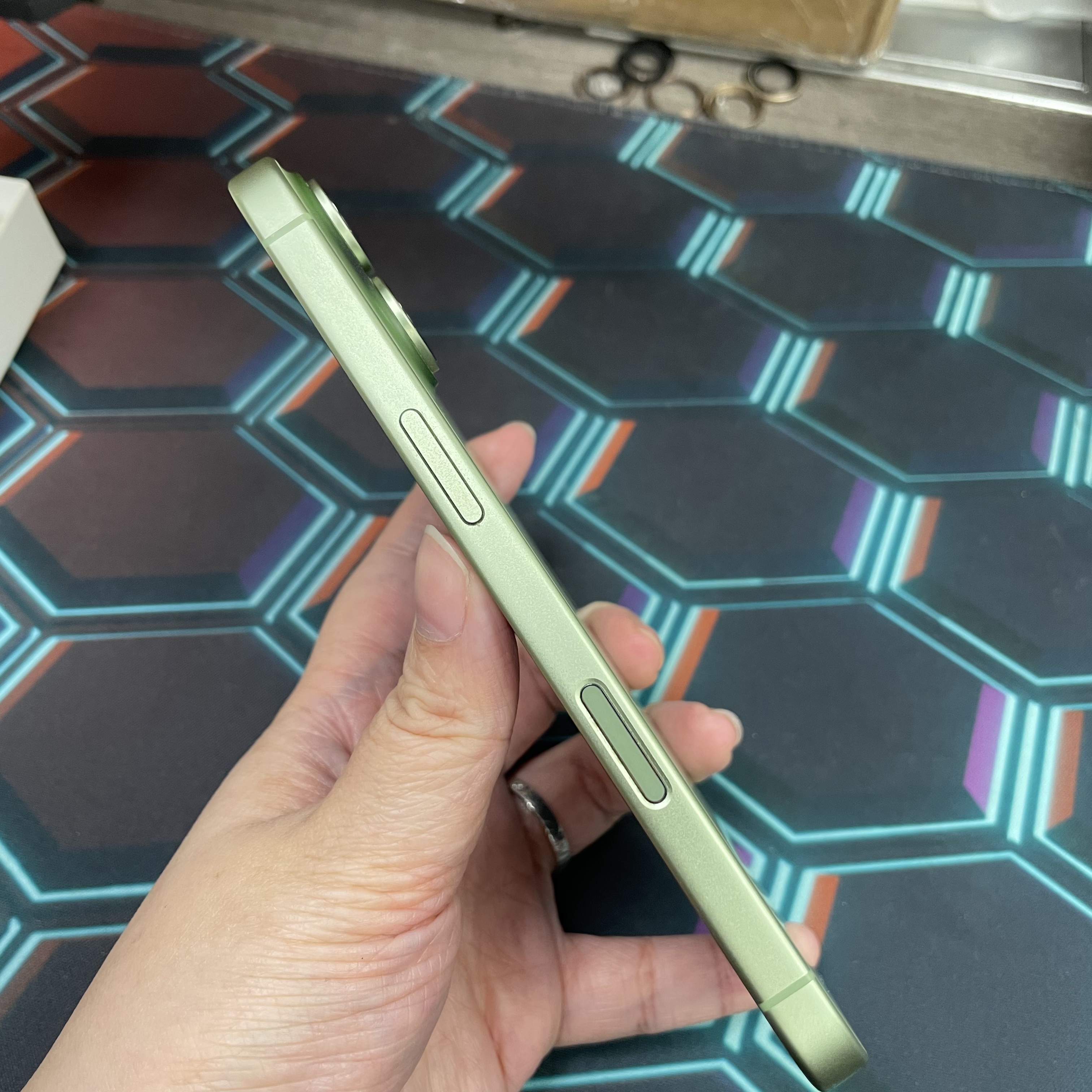 *8348 17 完美機 256GB 電88 綠色 green