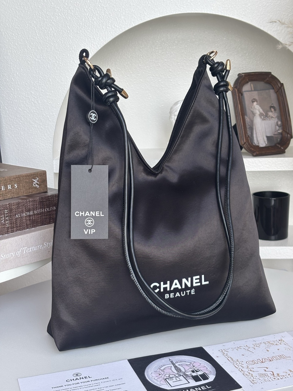 CHANEL 海外 Makeup VIP Tote Bag 黑緞面抽繩托特
