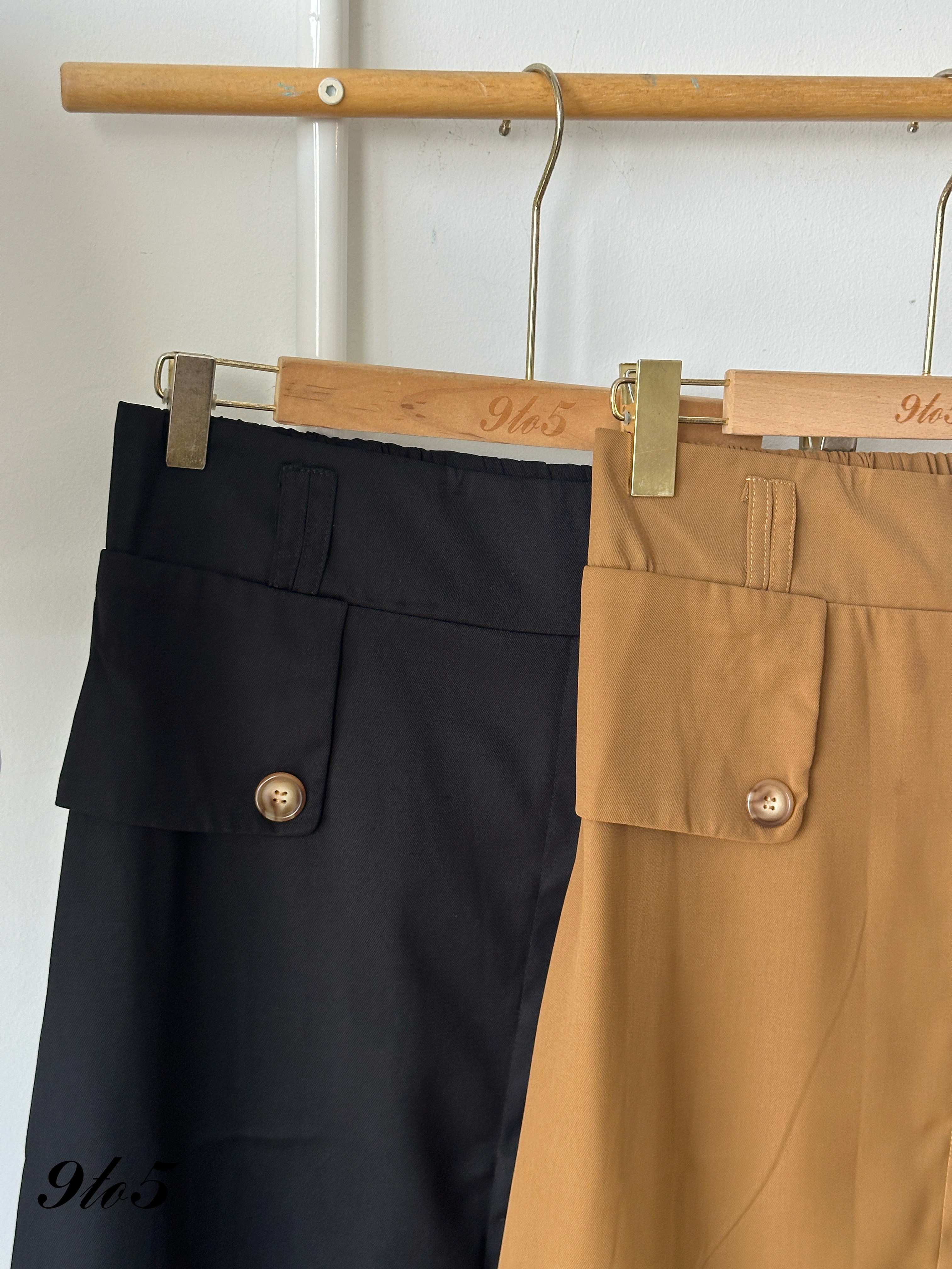 S1888 Side Pleated Skirt - Black & Brown