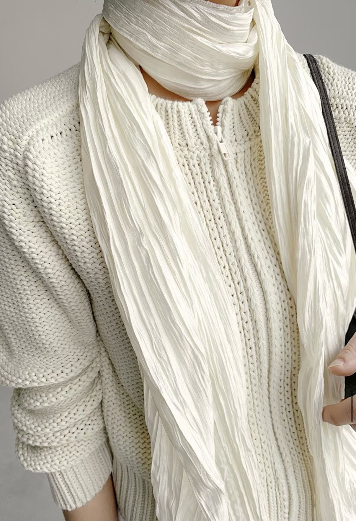 Natural wrinkled scarf 