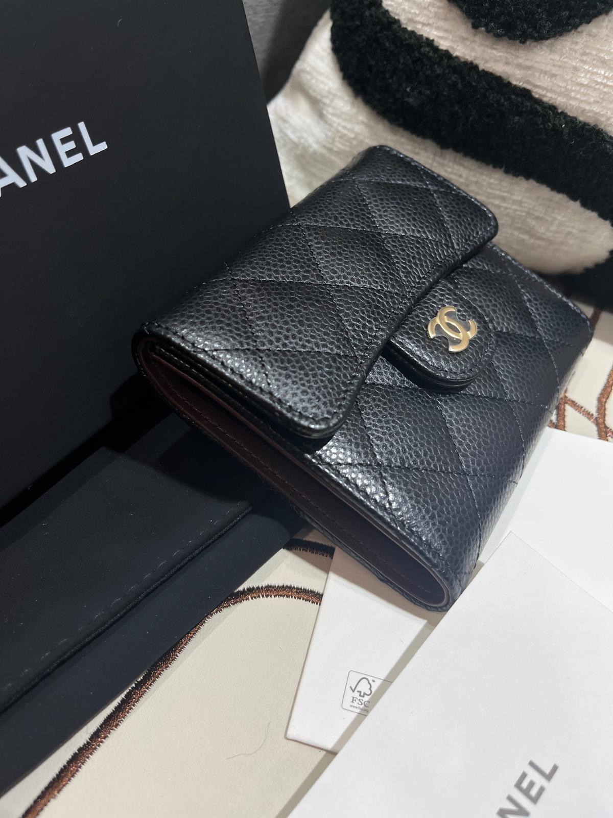 全新 Chanel Classic Flap Wallet 黑色魚子醬牛皮金扣 100%Authentic, Brand New 全新 ✅收據✅晶片✅Dust Bao✅Box