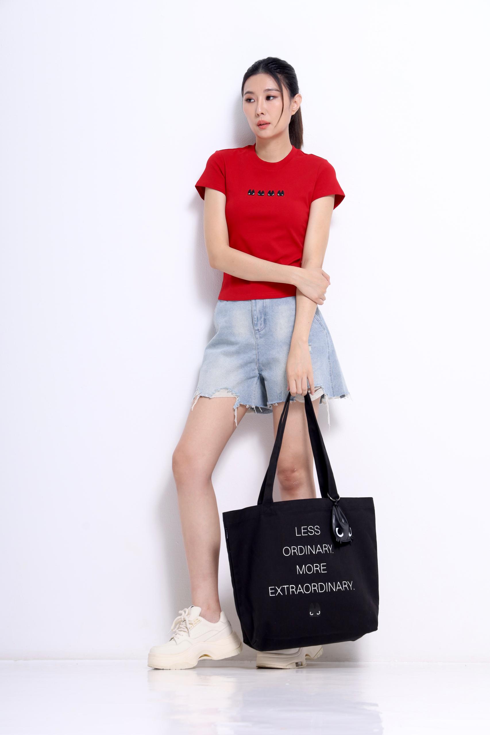 CB2974 Mini Muse Cat Embroidered Tee