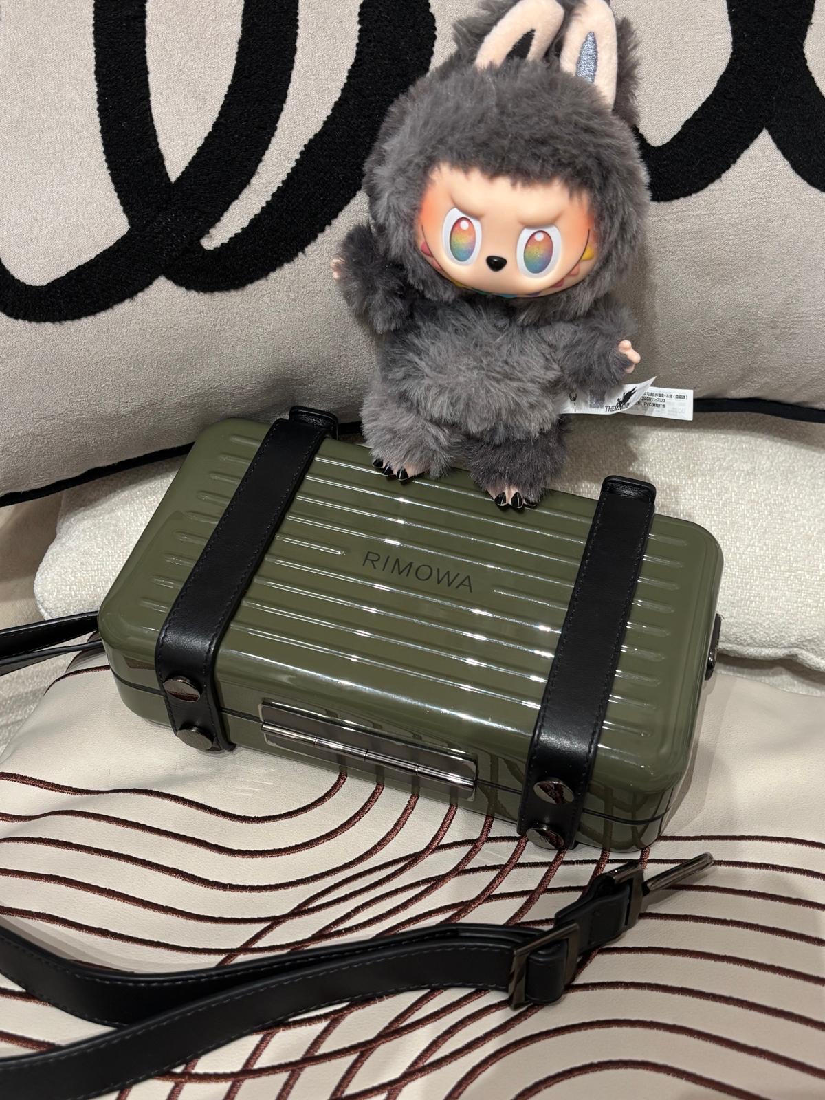 Rimowa Polycarbonate Crossbody Bag 100%Authentic, 95%New ✅Strap