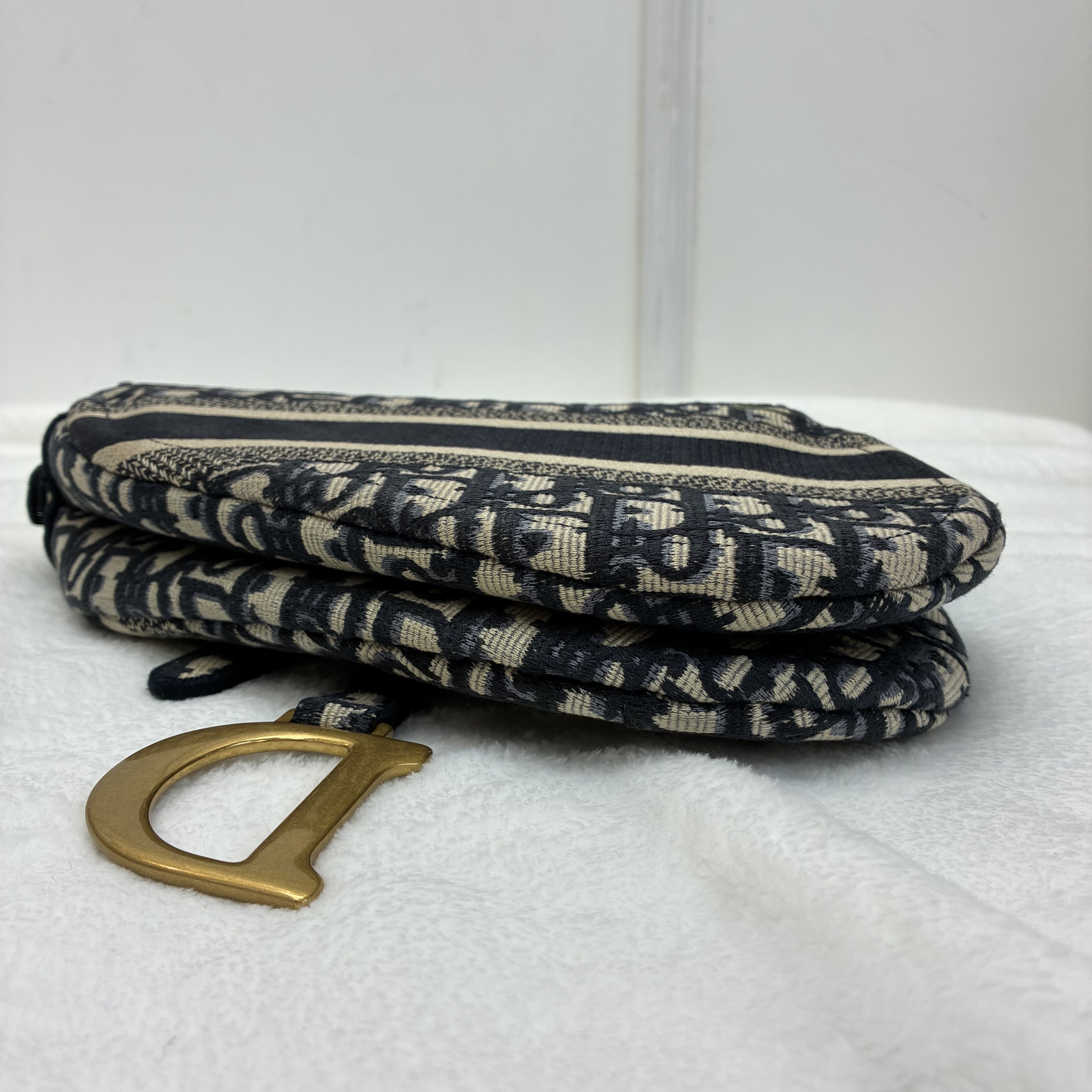 Dior saddle 刺繡馬鞍包