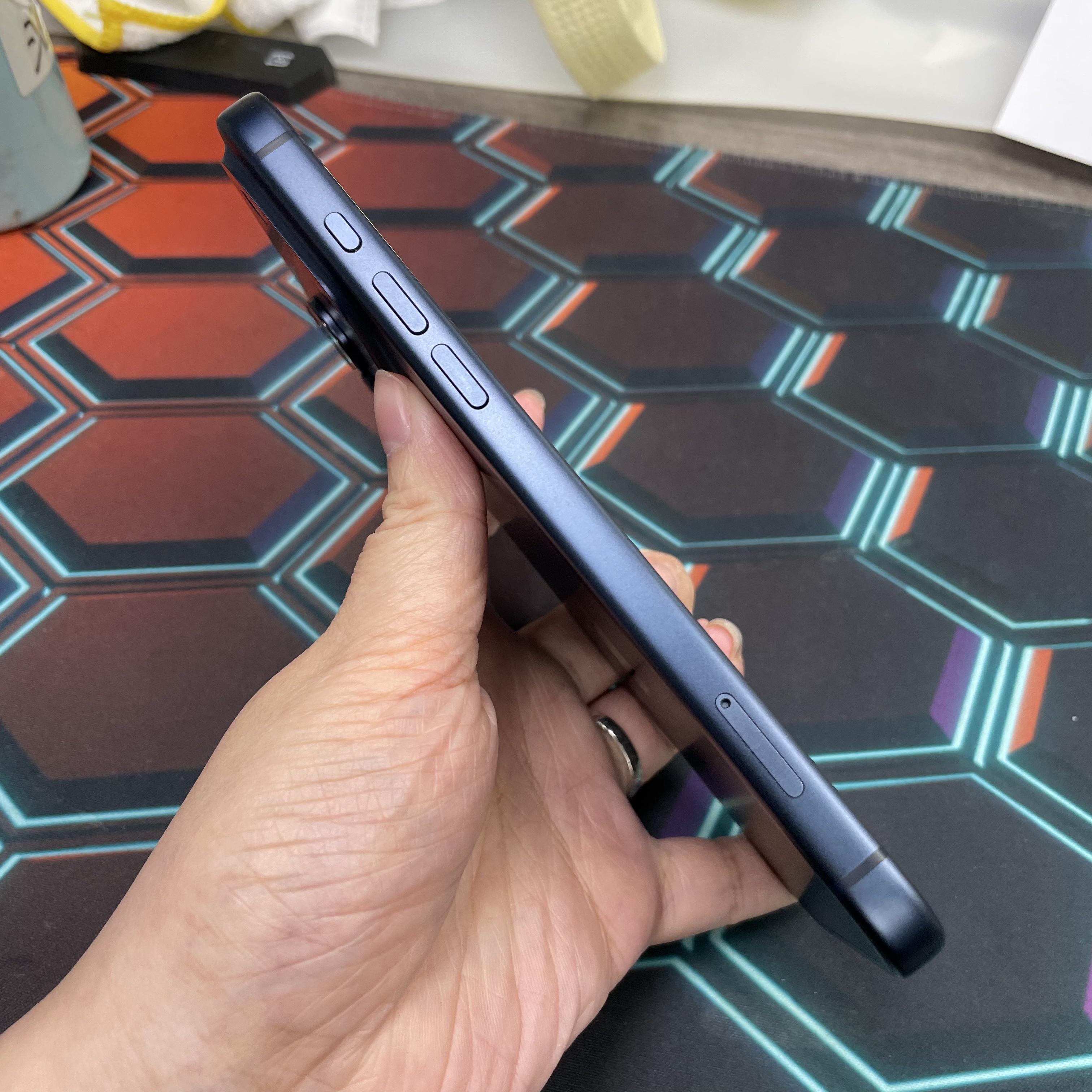 *8250 17 Pro max 完美機 1TB 電99 藍色 blue