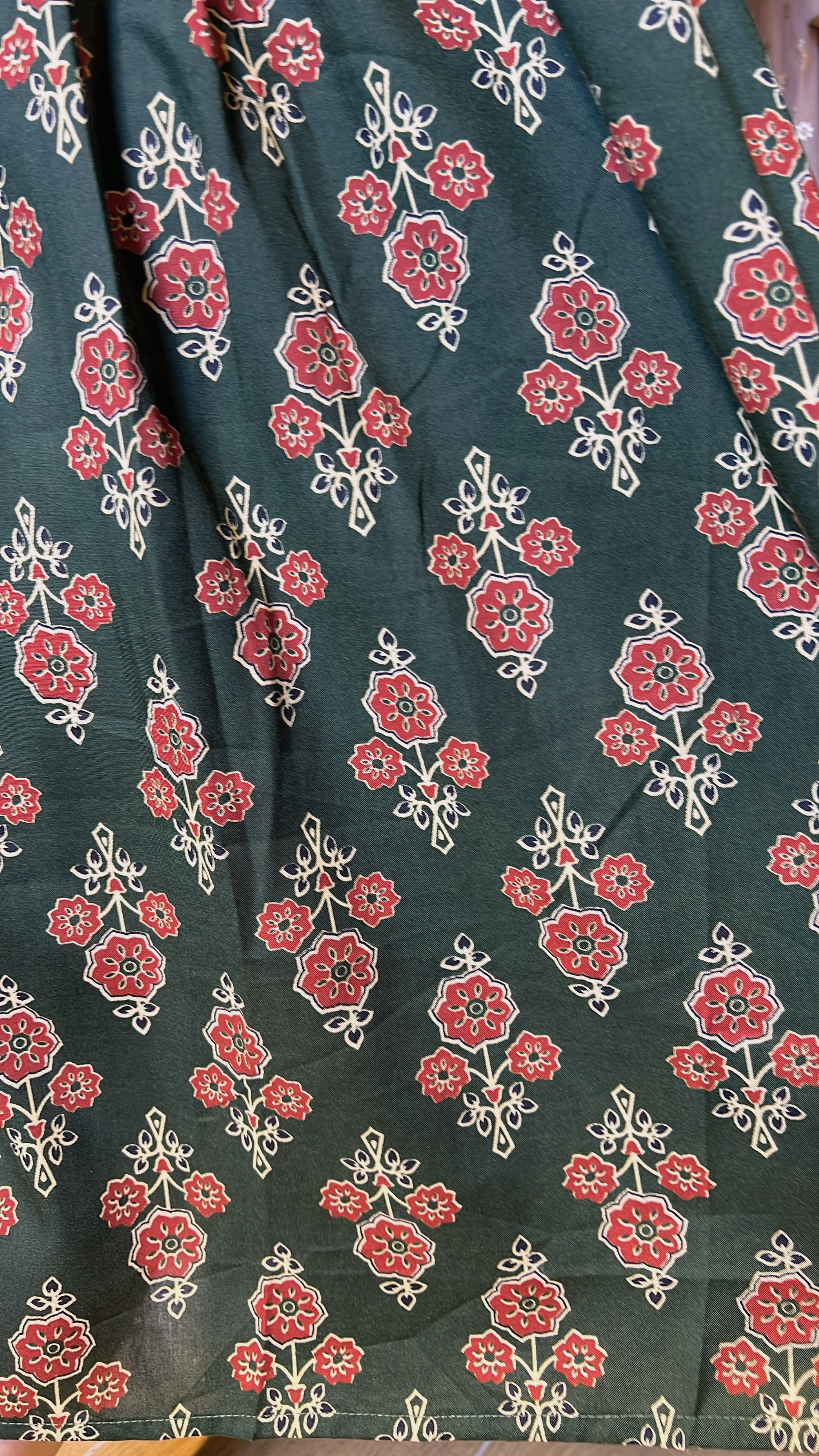 Vintage Green Red Flower V Neck OP 44" #1056