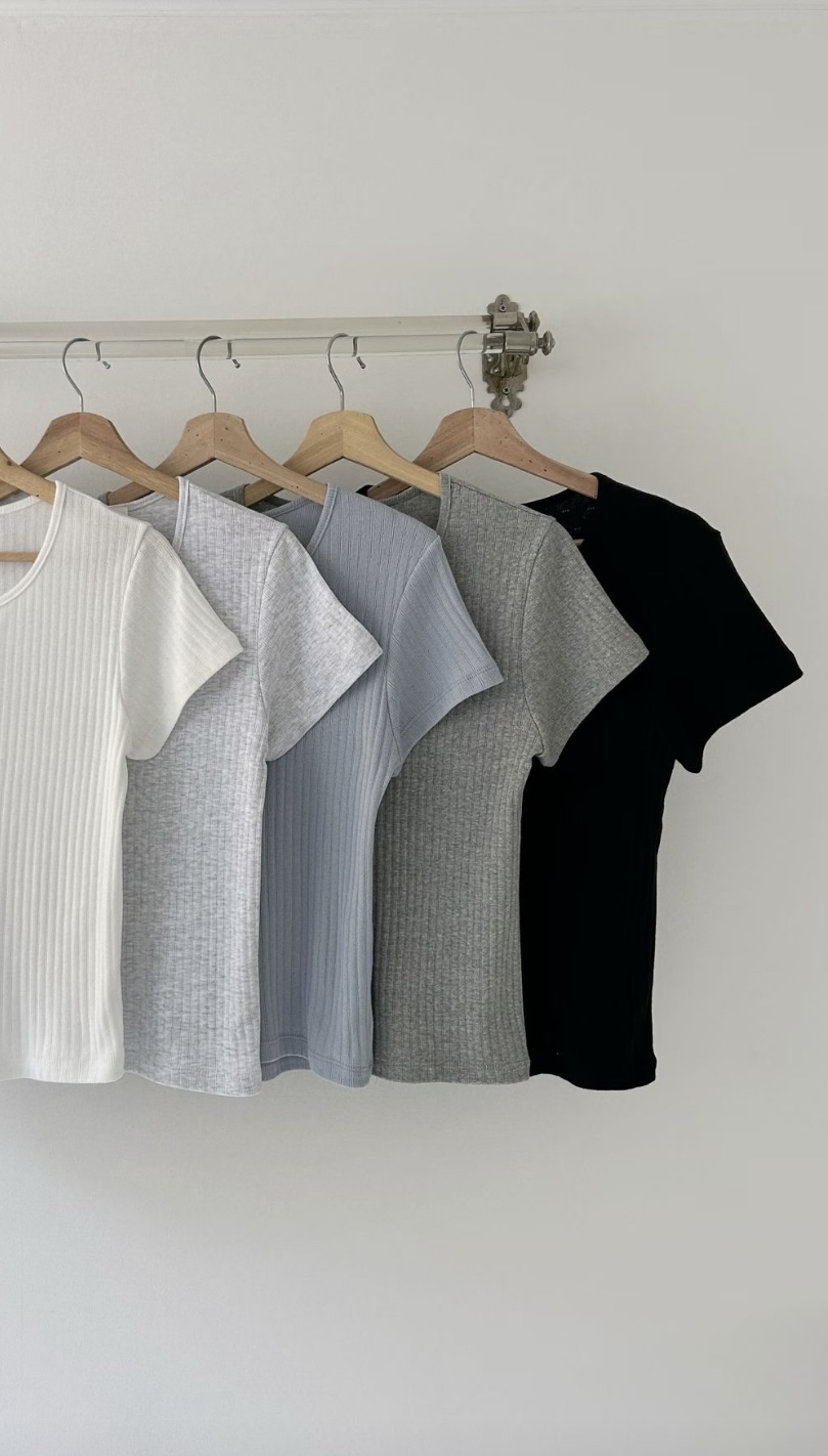 ❥ 舒 適 排 鈕 坑 紋 上 衣 。