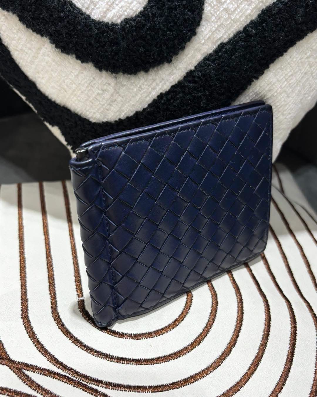 Bottega Veneta Bv wallet 100%Authentic,98%new✅dust bag 