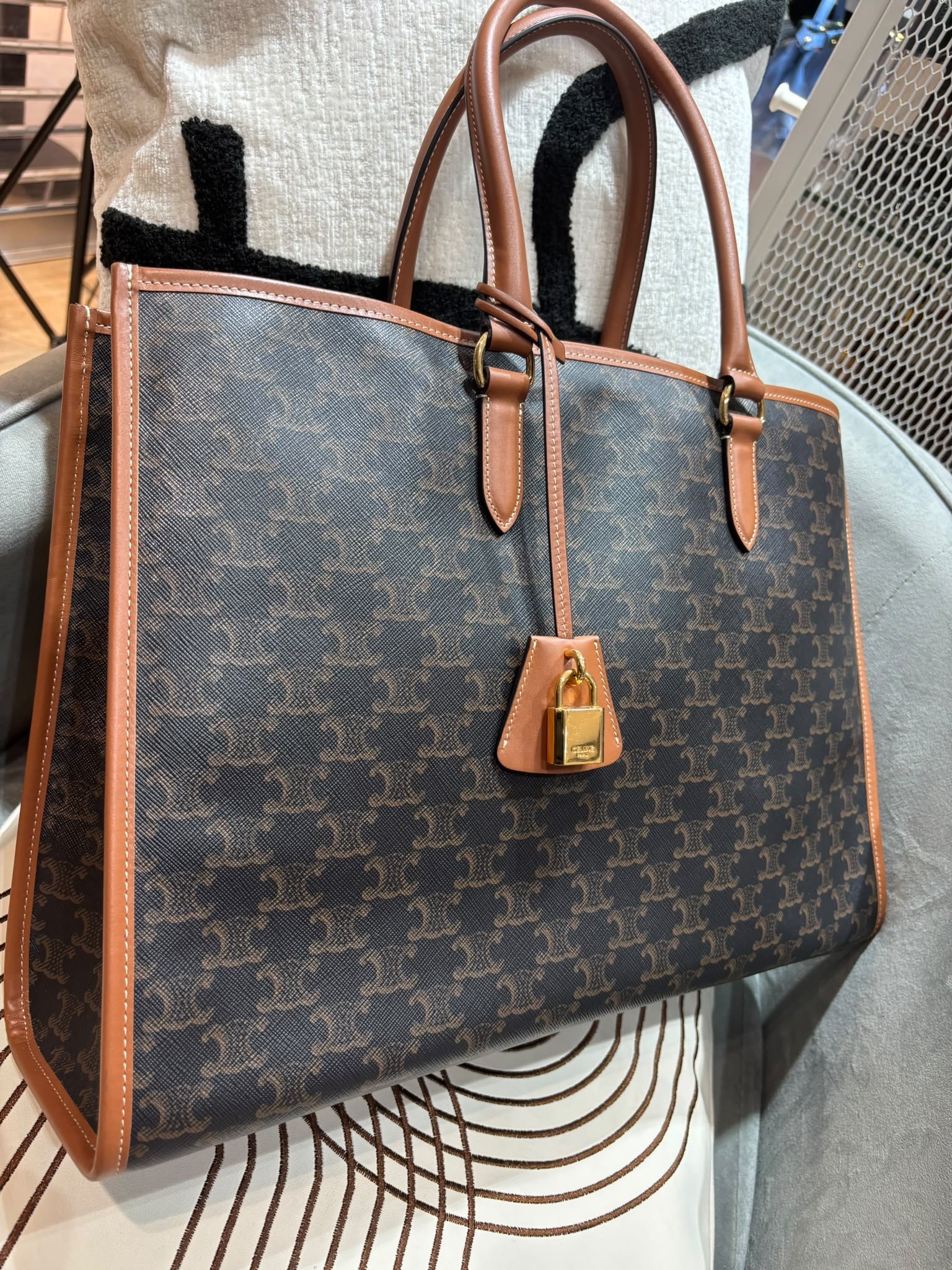 Celine Horizontal Cabas Tan tote bag 100%Authentic, 95%New ✅Dust bag