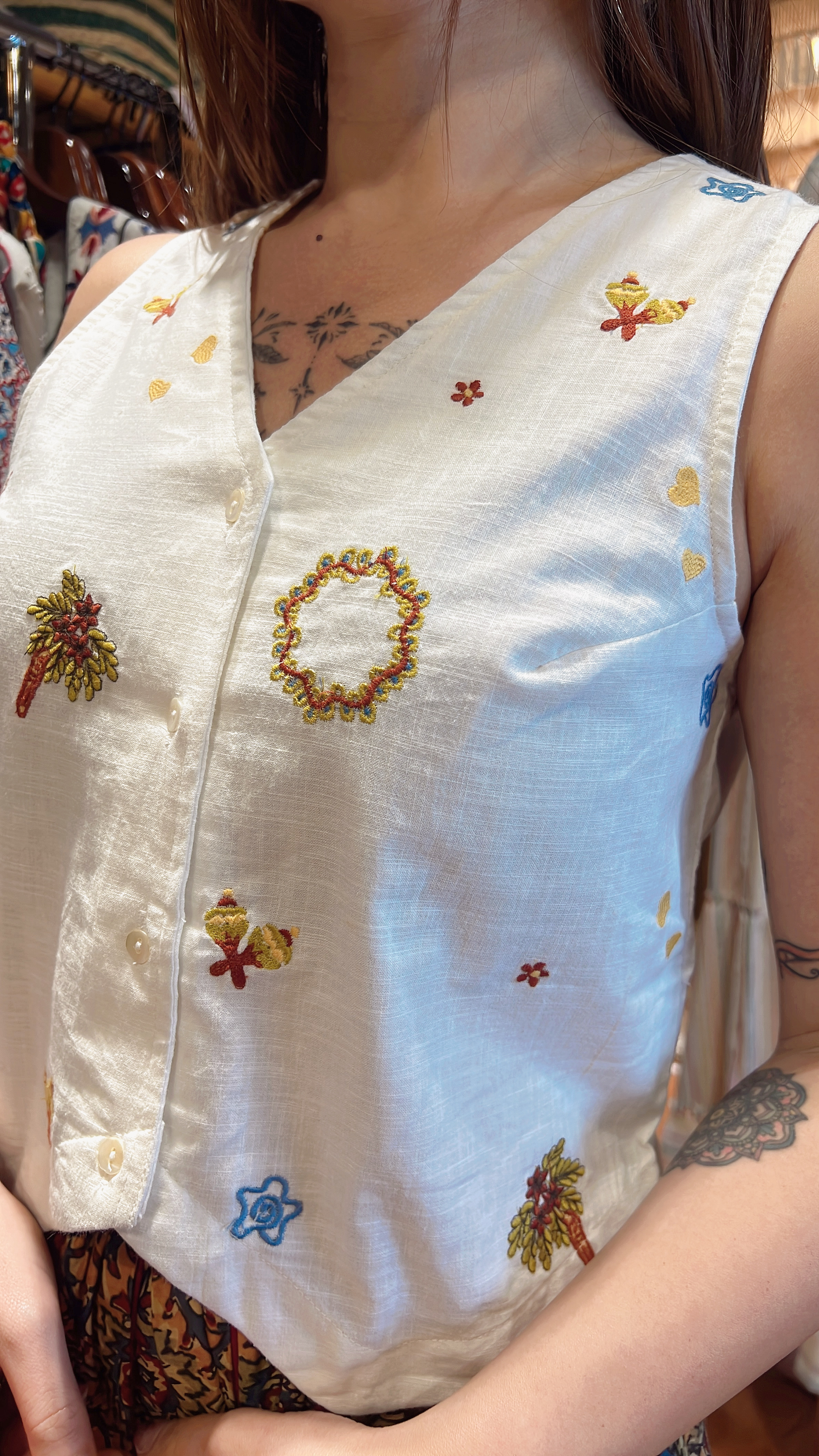 2069 White colorful Emb Vest