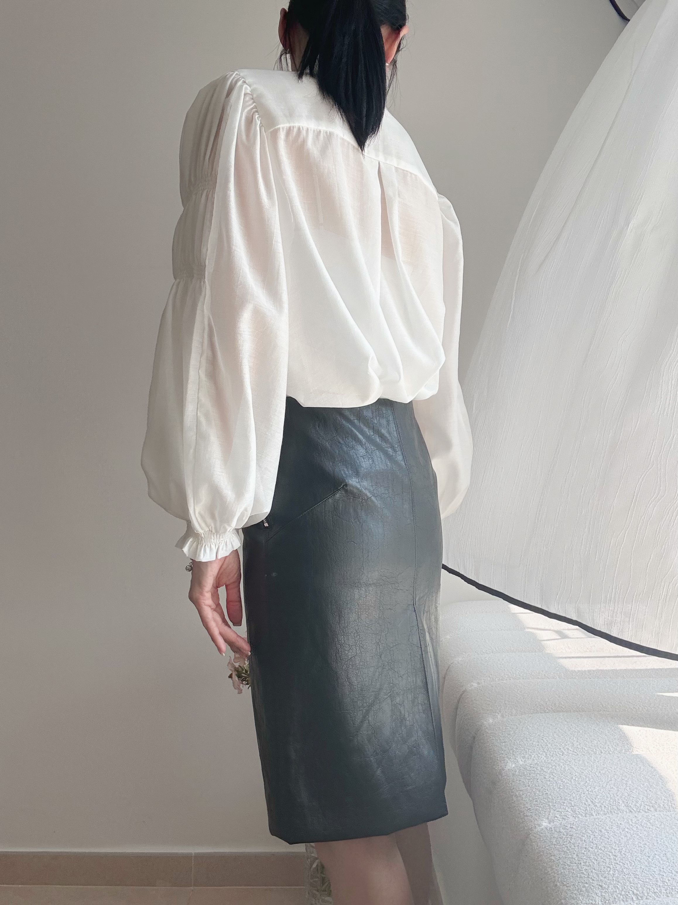 Elegant Faux leather pencil skirt