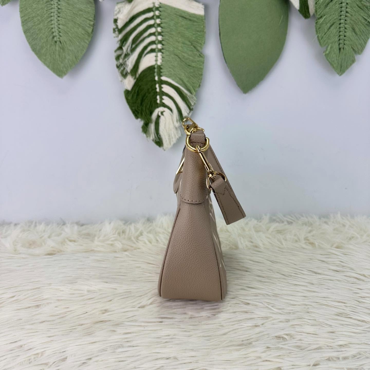 LV 🤍PRE OWNED Bagatelle 大象灰真皮HOBO牛角包 晶片款🤎