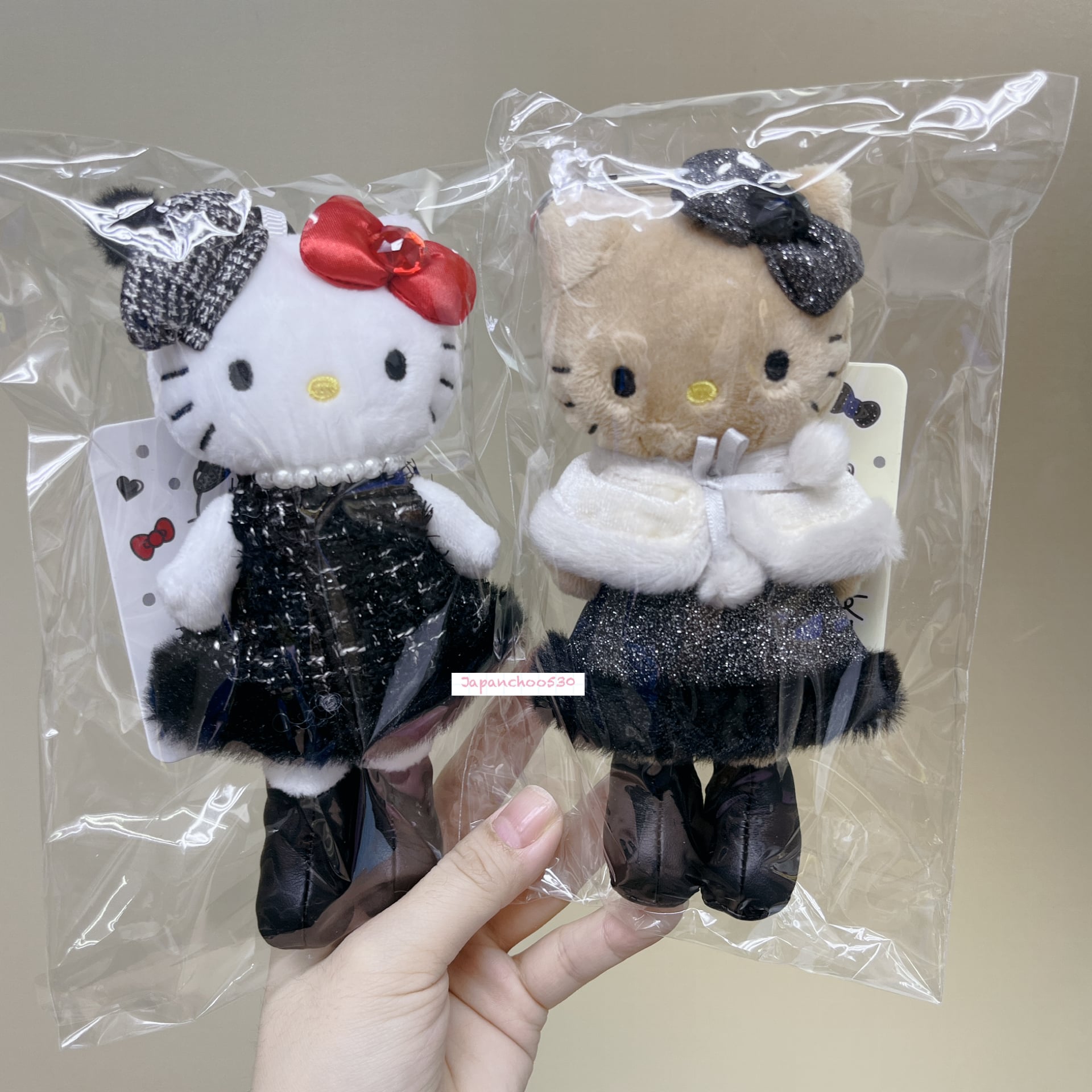 日本預訂📍日本冬日造型長腿Hello Kitty公仔吊飾 