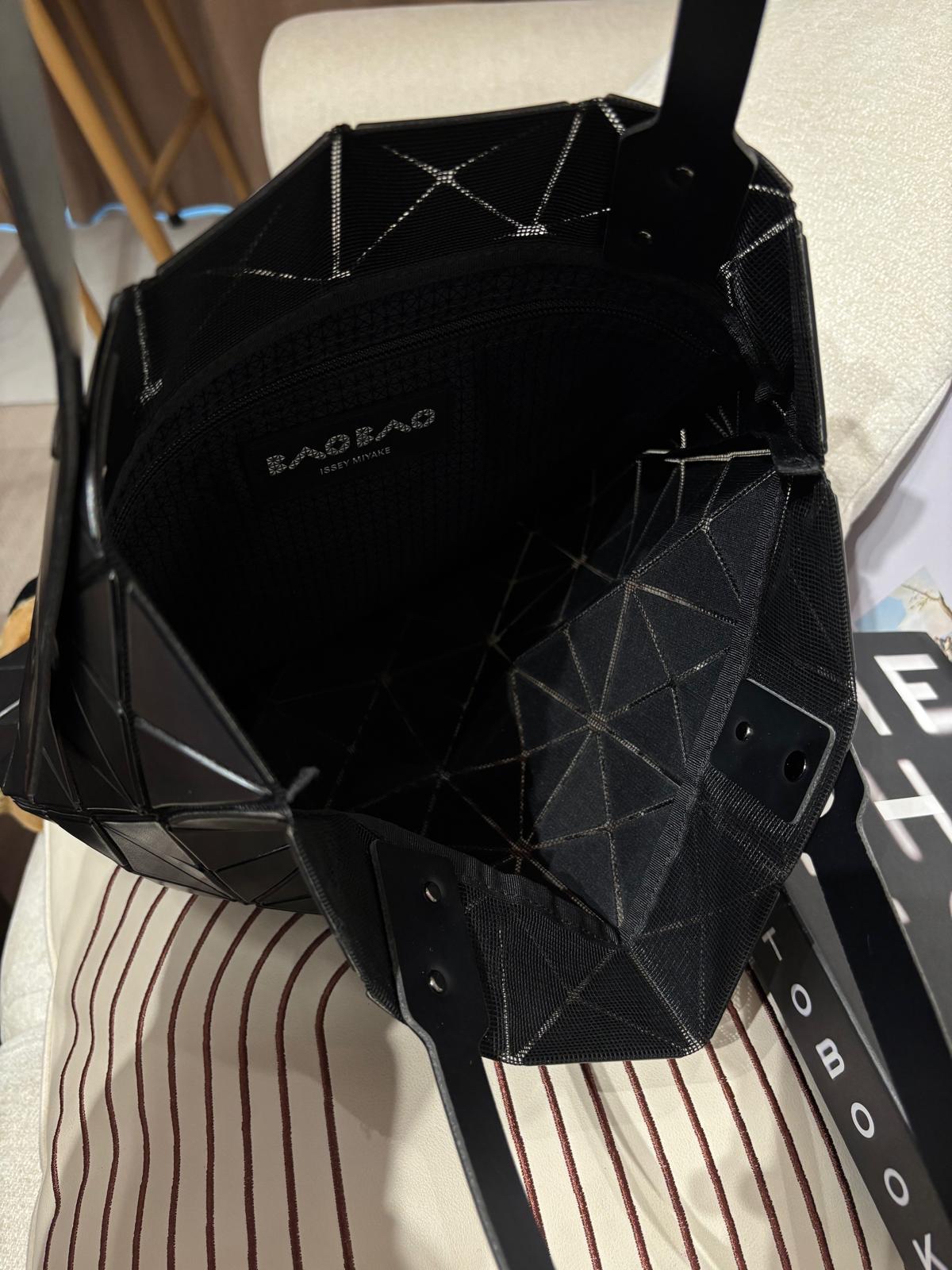 Issey Miyake Bao Bao Tote Bag 啞黑色 100%Authentic, 95%New ✅Dust bag