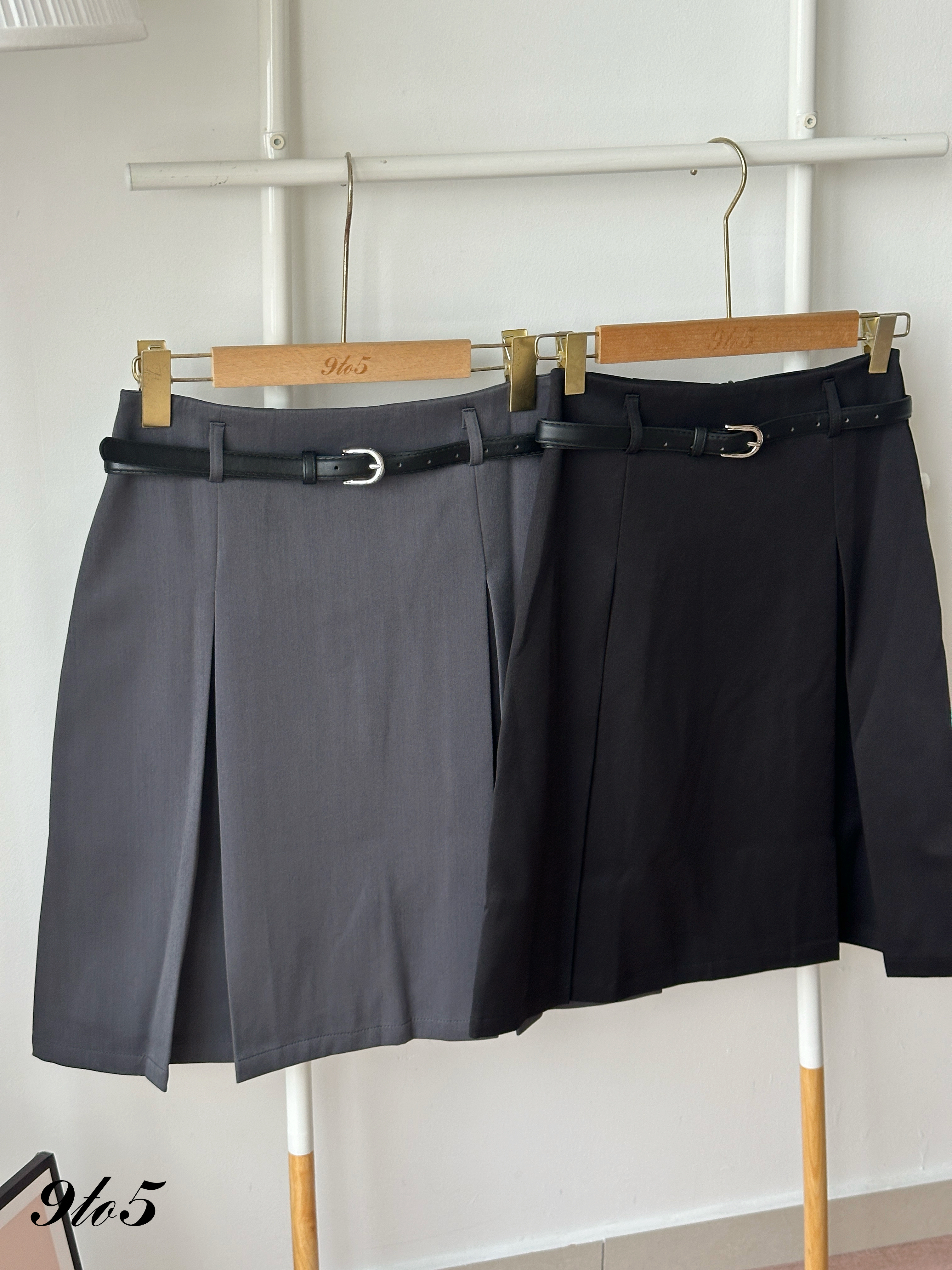 S1995 A Line Midi Pleated Skirt - Black & Grey