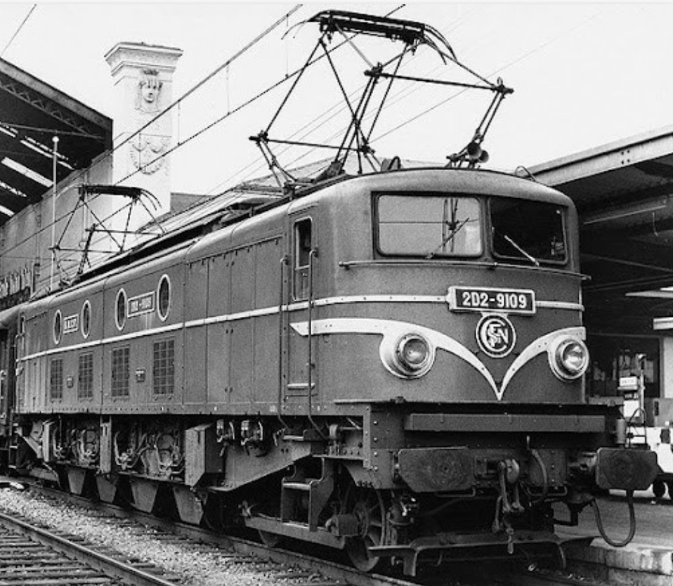 HO比例法國SNCF 2D2 9105 GRG2型電力機車（附解碼器）