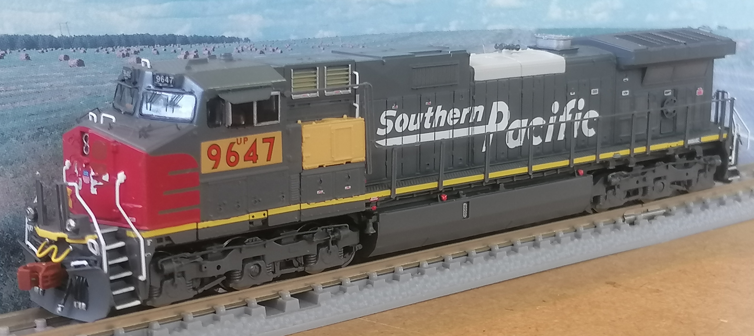 Scaletrains Rivet Counter N Scale GE DASH 9-44CW, Union Pacific/ex-Southern Pacific Speed Lettering Patch