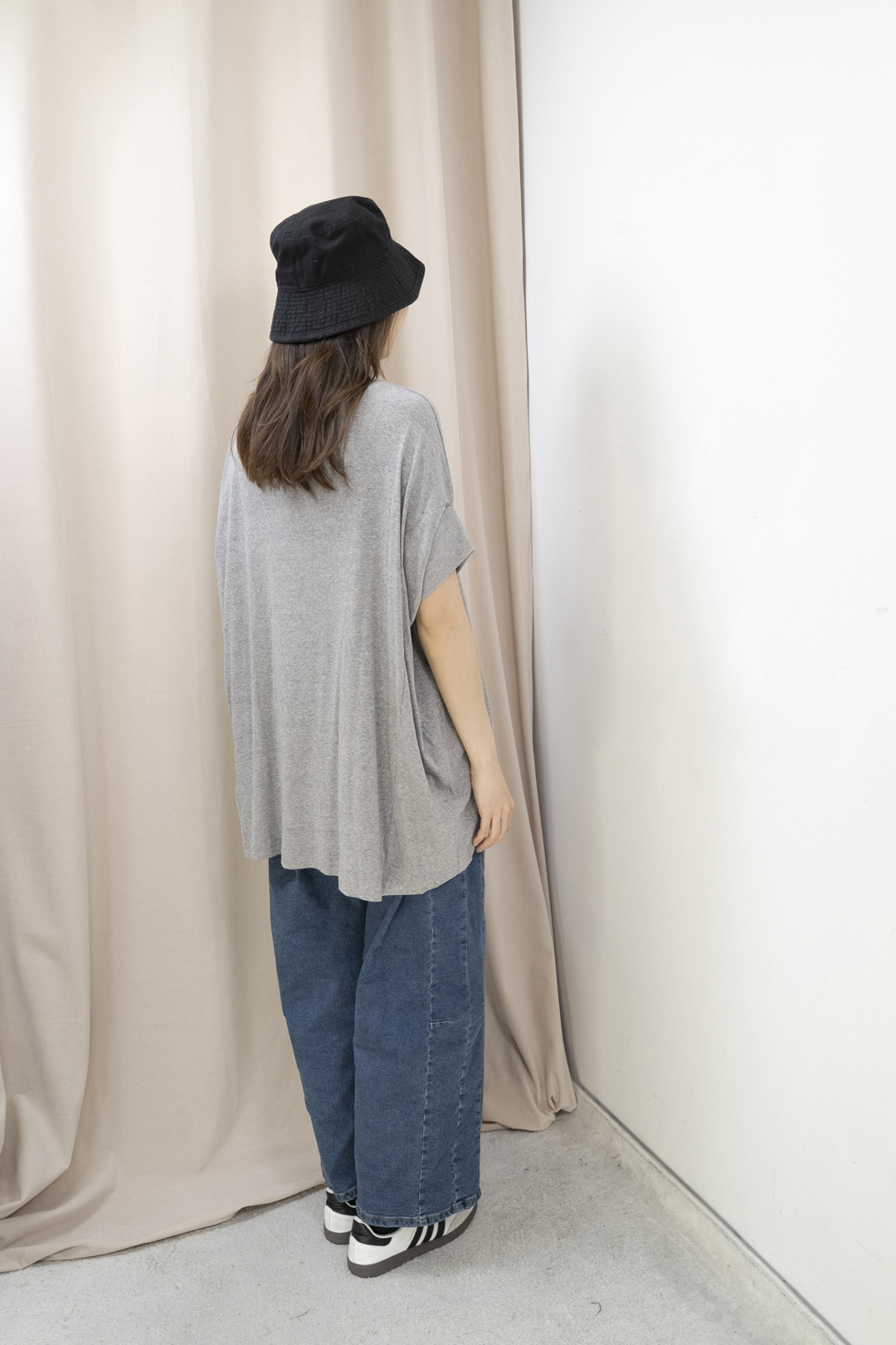 日系設計袖型寬鬆上衣(淺灰色）