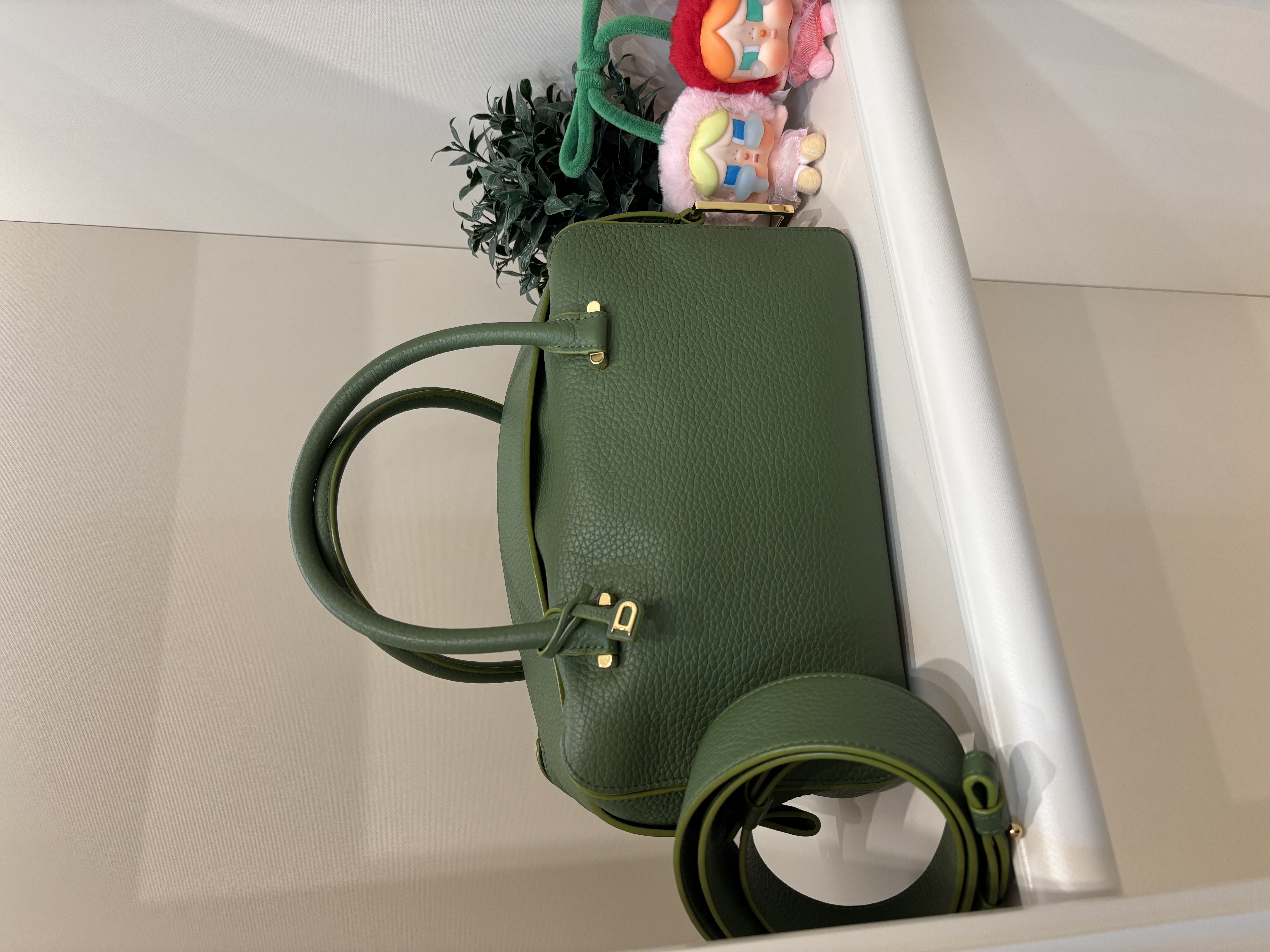 Delvaux cool box medium 2way bag calfskin 100%Authentic, 98%new ✅strap 