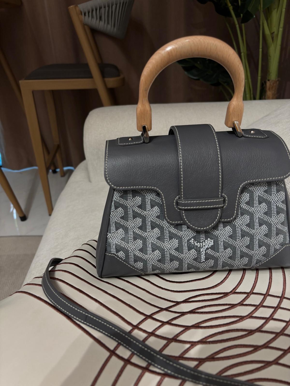 Goyard Saigon mini Grey 100%Authentic ,98%new ✅專門店收據✅strap✅dust bag