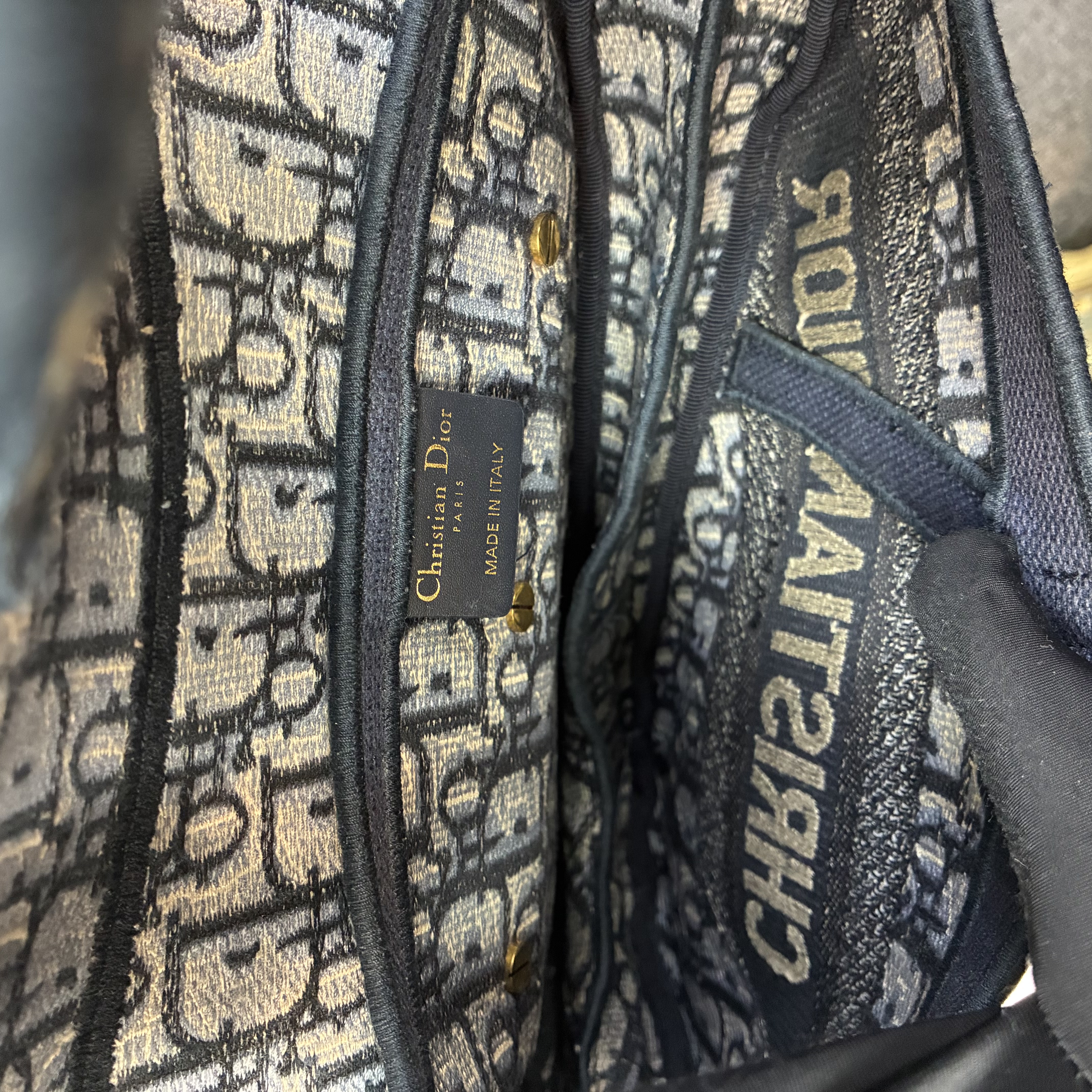 Dior saddle 刺繡馬鞍包