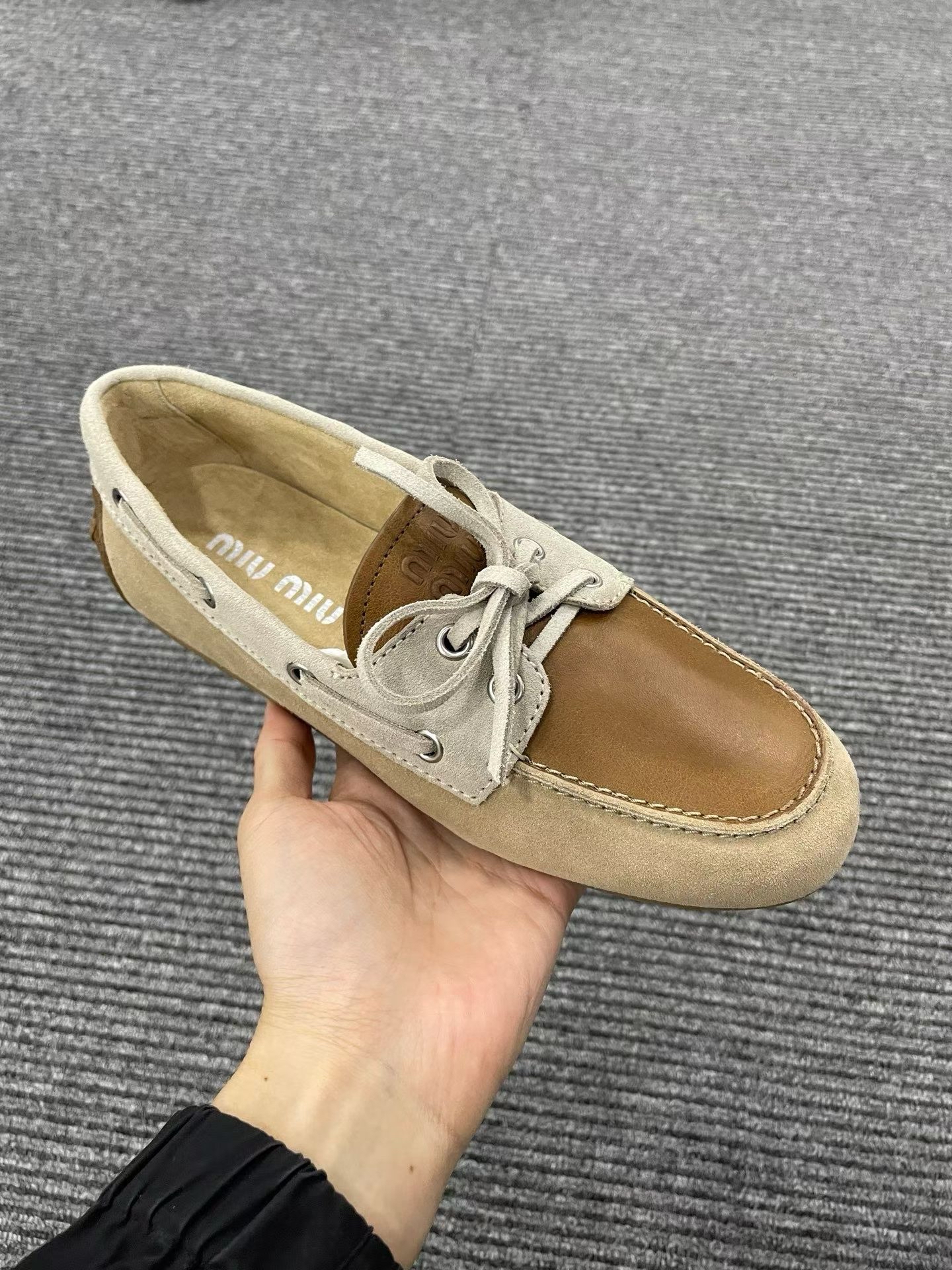 7月1-3日限時優惠💖訂貨🍒MIUMIU 造舊款loafer  Size 36/37.5/38.5/39/39.5/40/41