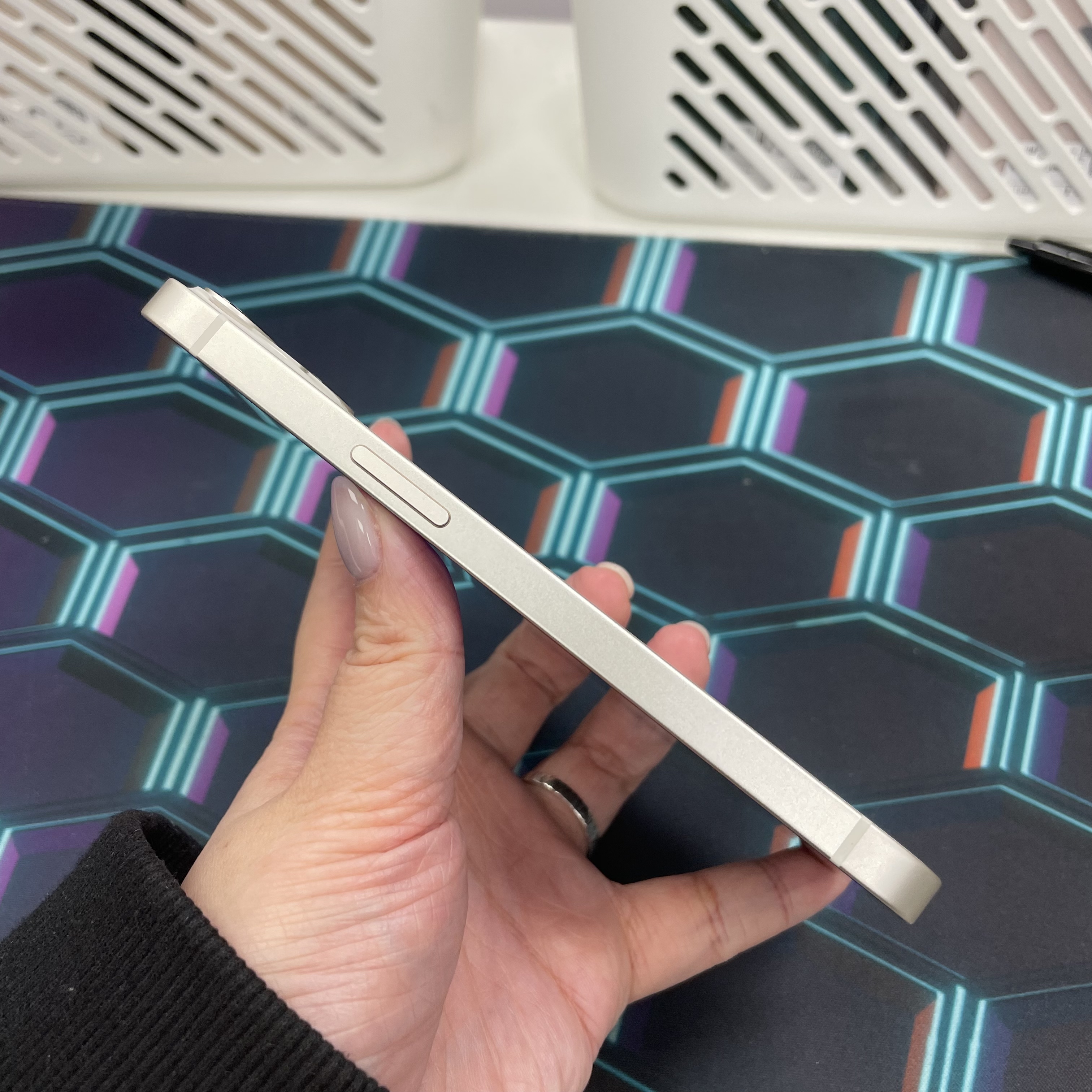 *6485 13 勁靚機 128GB 電75 白色 white