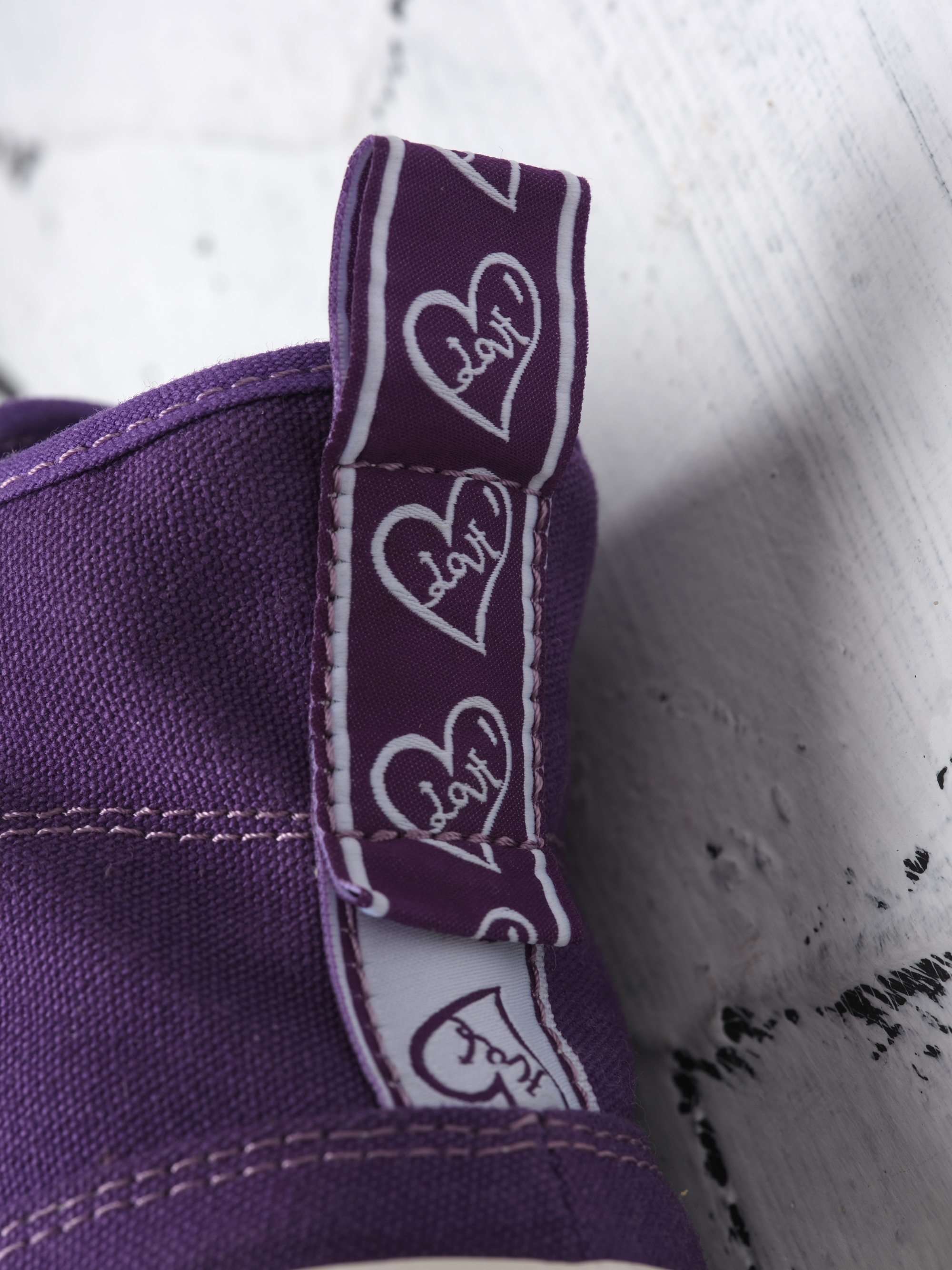 FIRST LOVE Mid (Purple) 