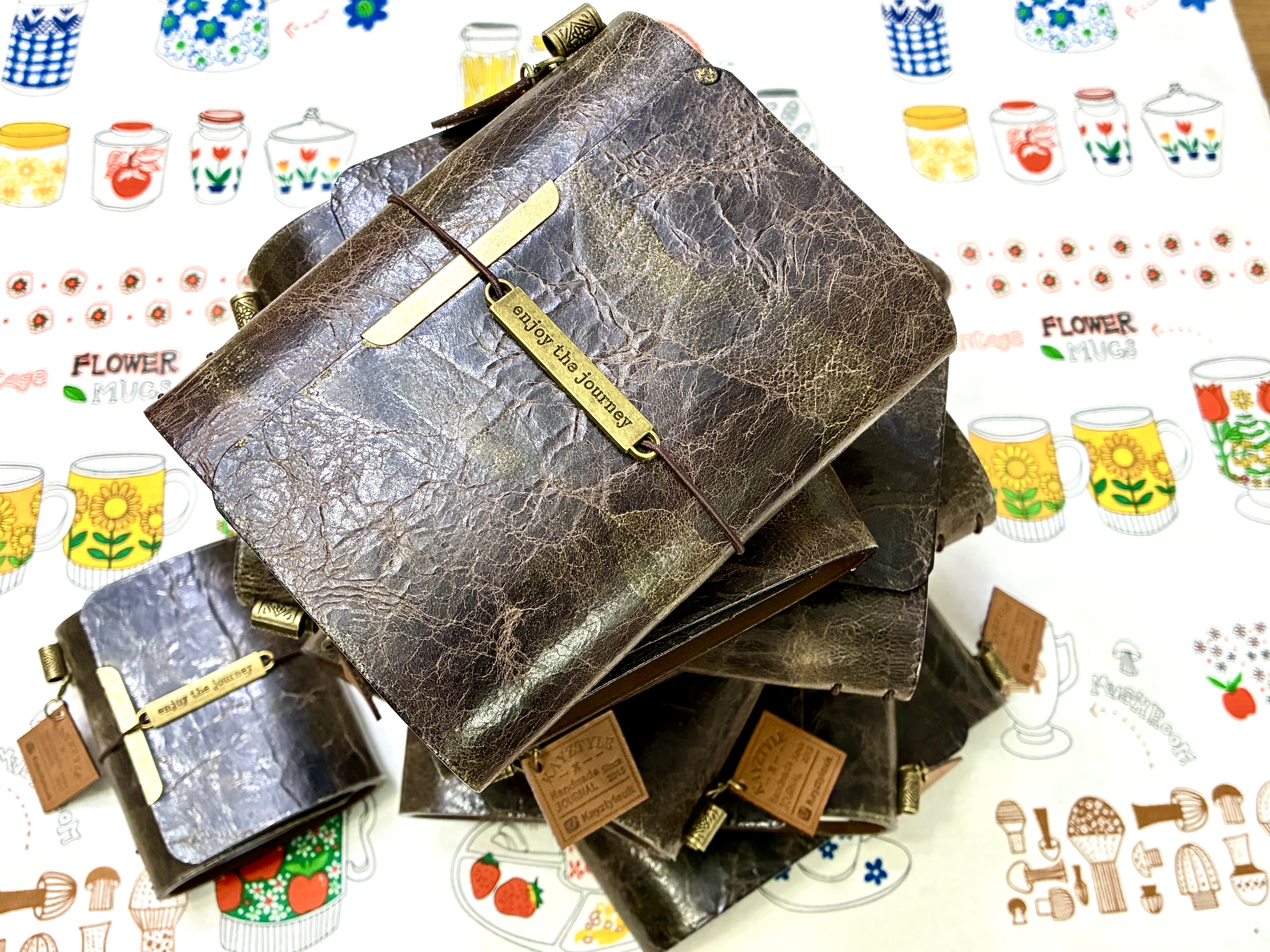 Write your story on something that lasts （3-fold)