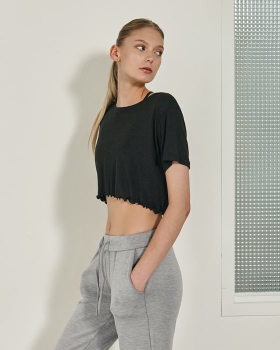 預購_DEVI-T0018  New Wave Holic Crop by Devi wear