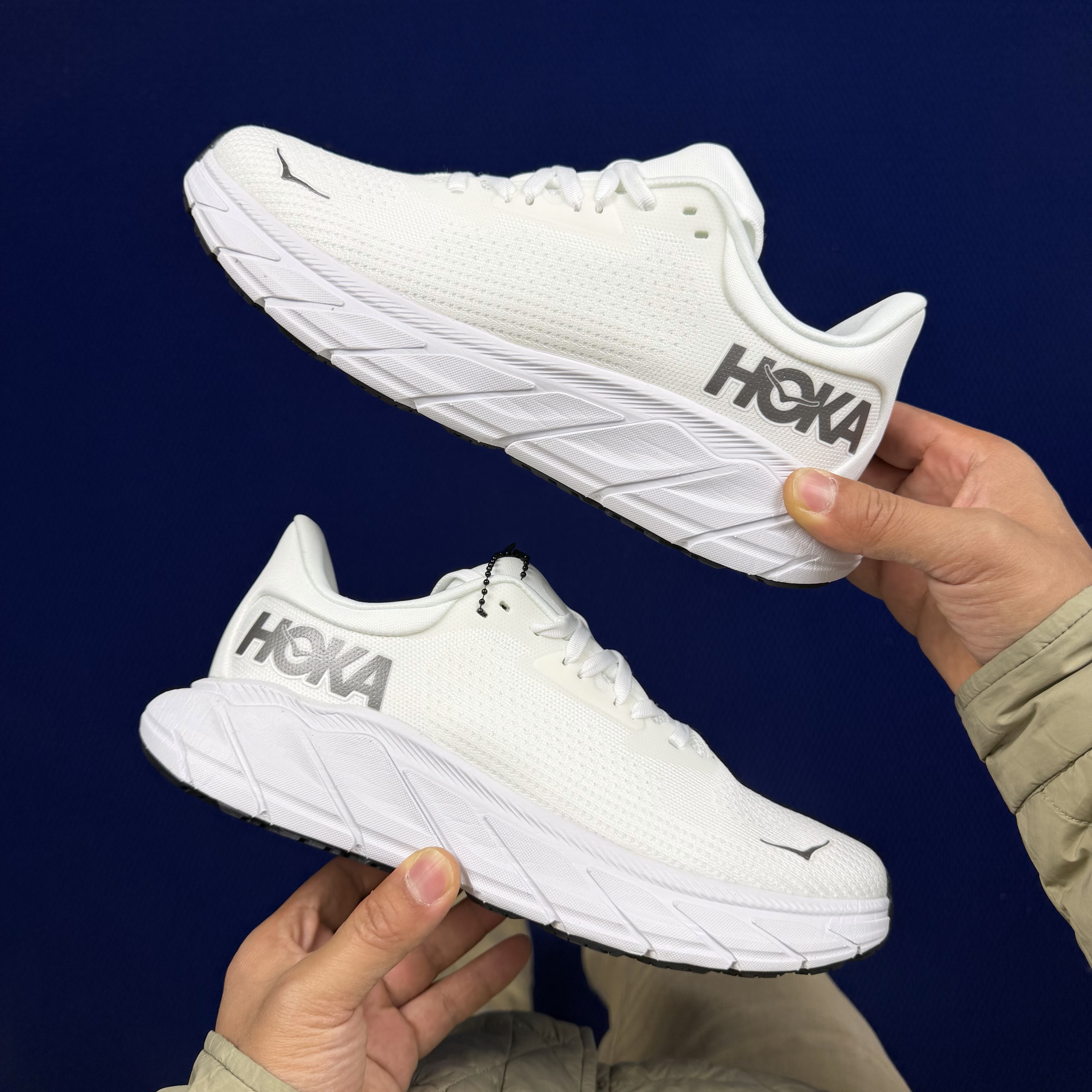 Hoka One One Arahi 7