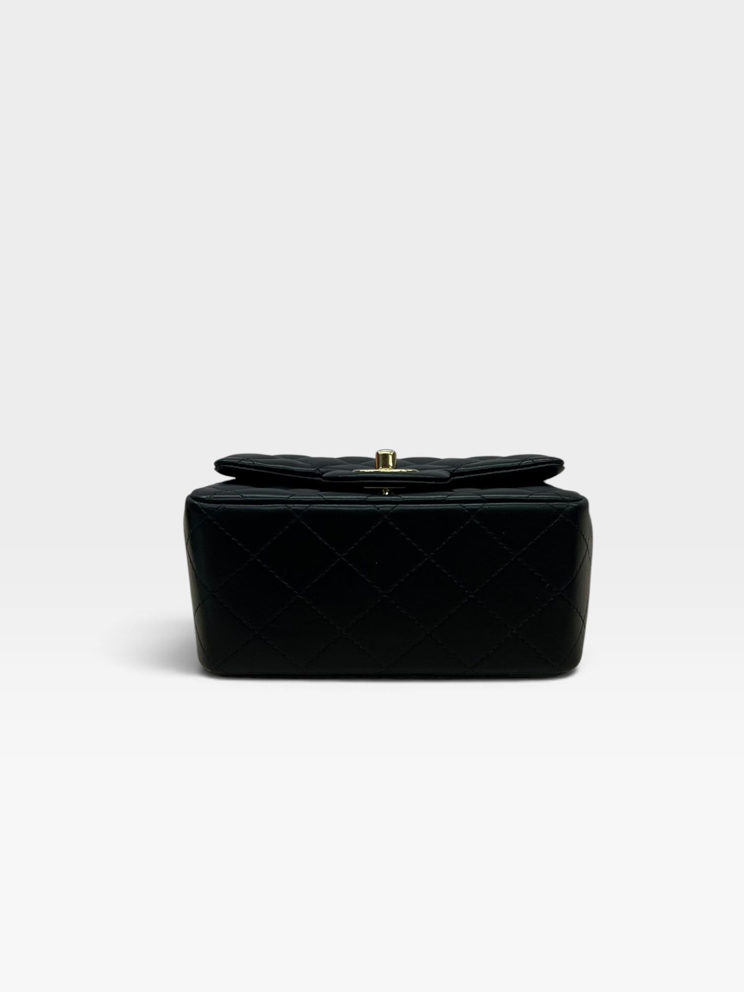Pre-Owned Chanel Mini Classic Flap/ Product Code: 