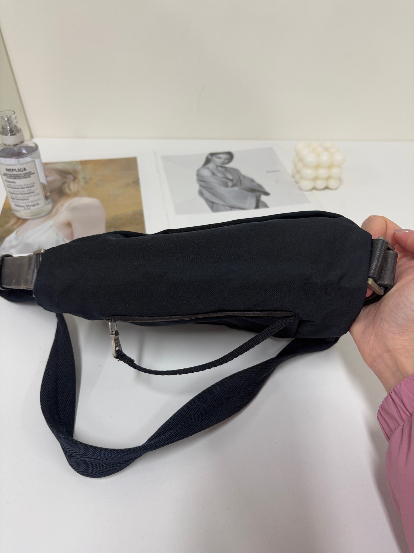 【預訂貨品】prada黑色尼龍郵差包