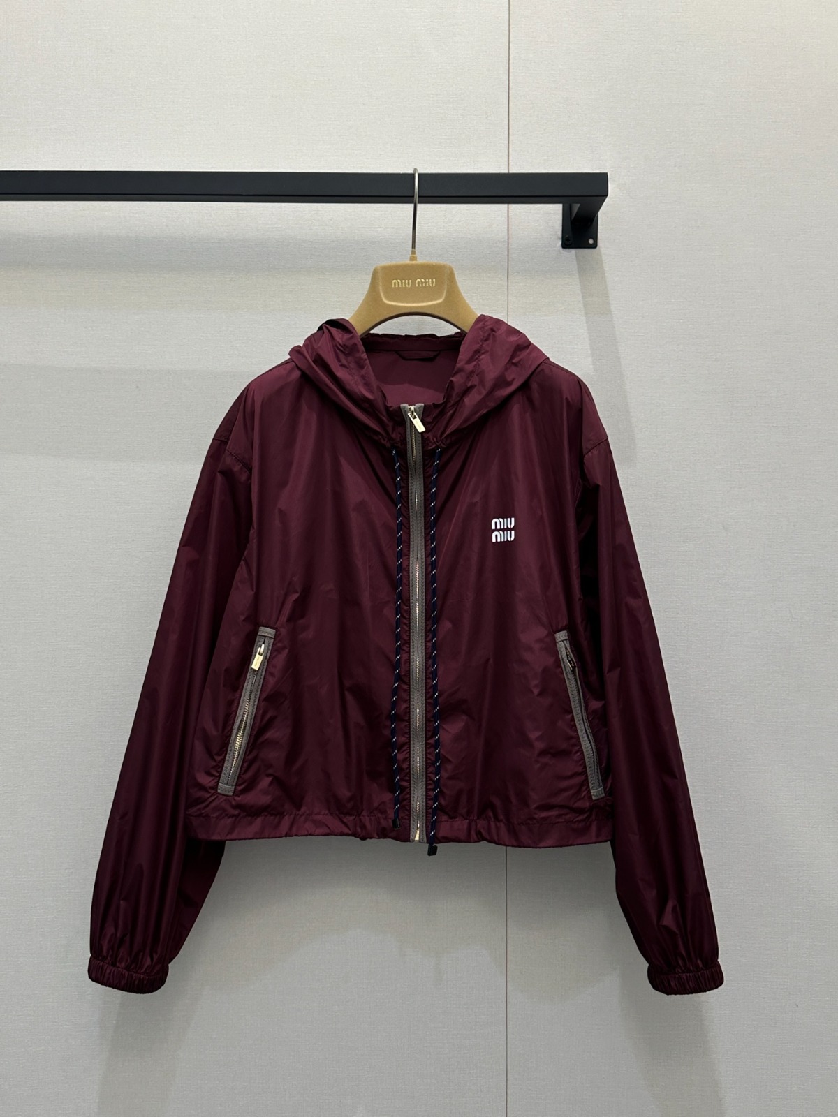 【頂級原單】Miu Miu 連帽拉鍊外套