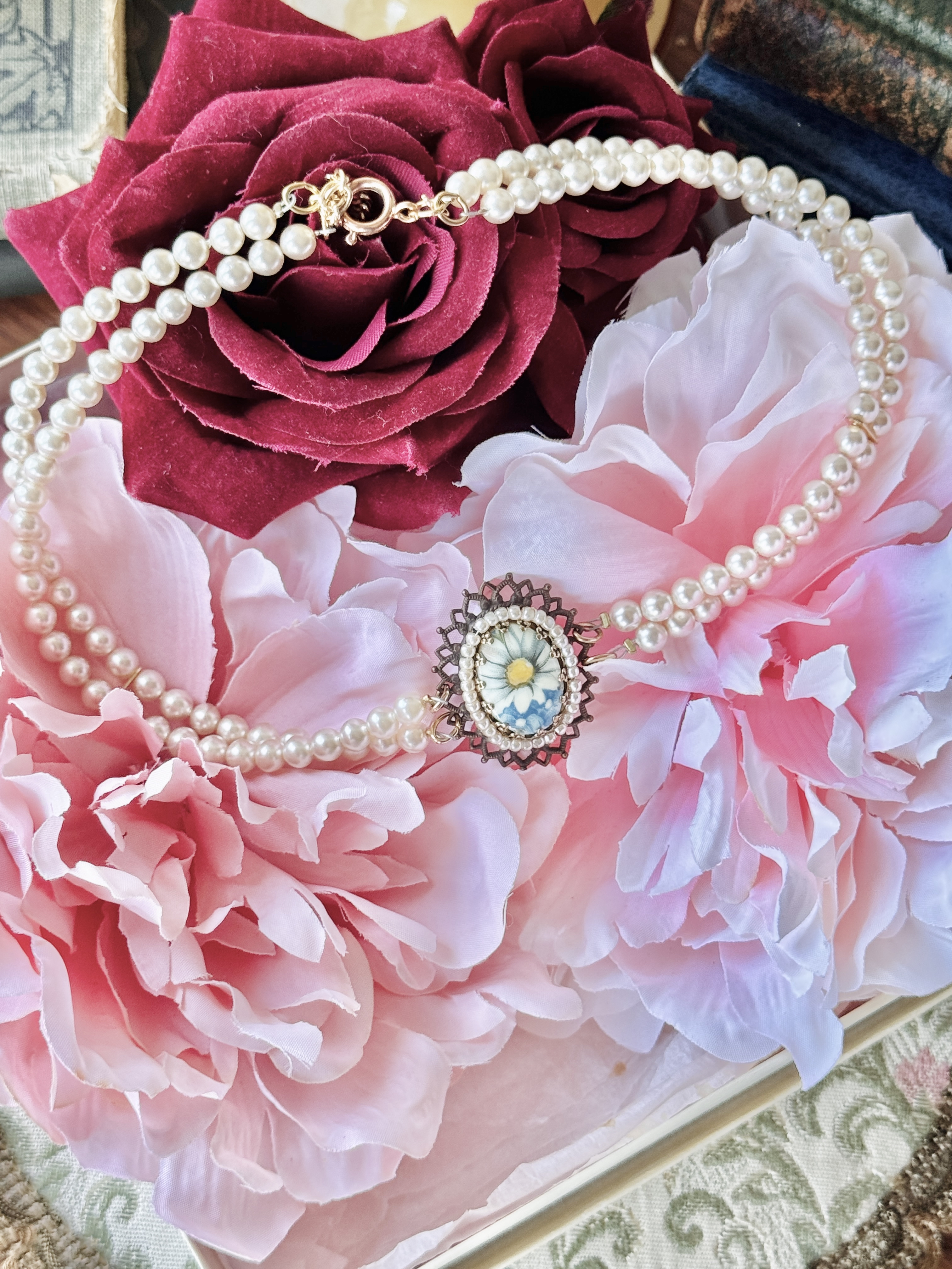 Vintage Recomposed Czechoslovakian Double-Row Glass Pearl Choker with Daisy Pendant (NZ122)
