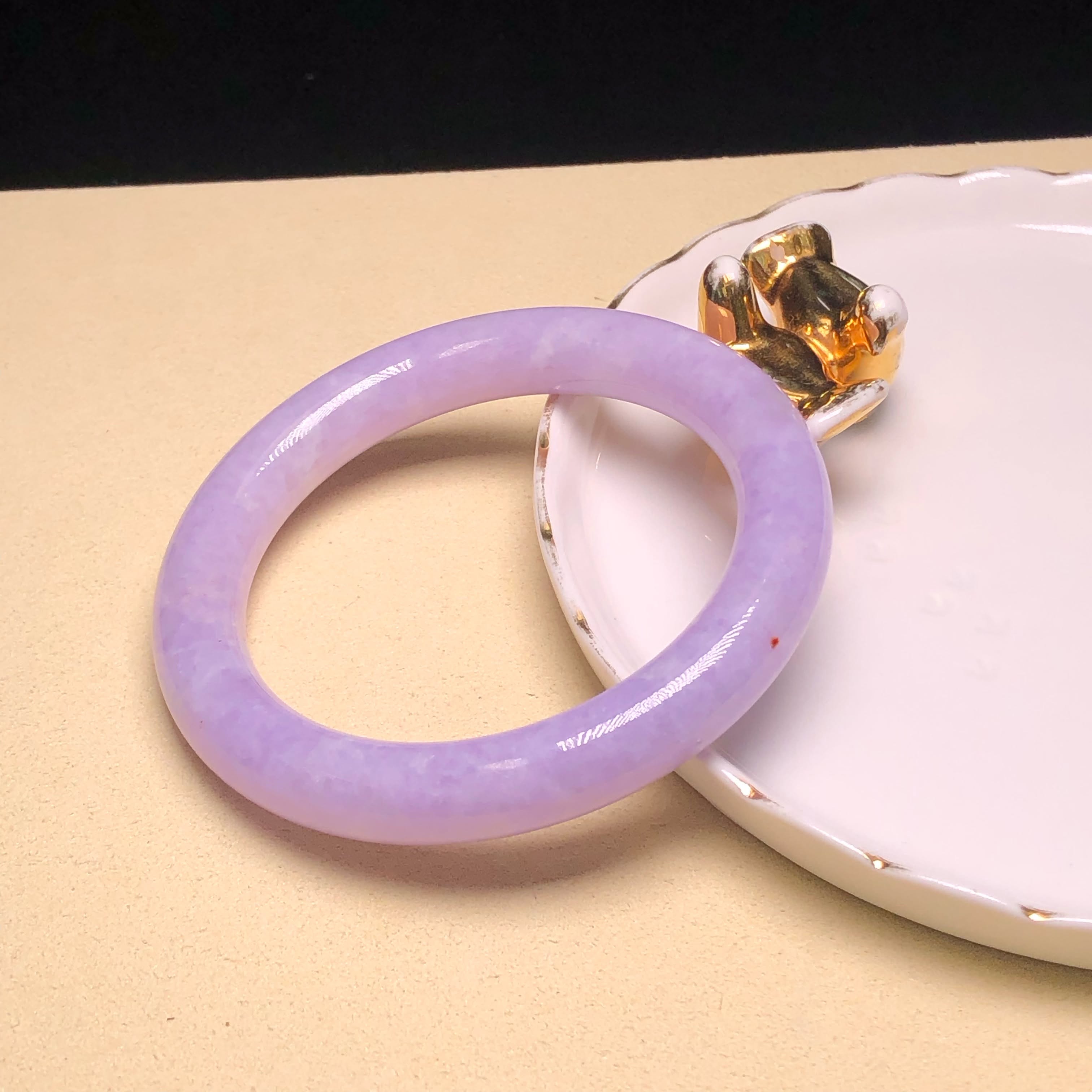 C06808 紫羅蘭帶翡色圓鐲57.7mm