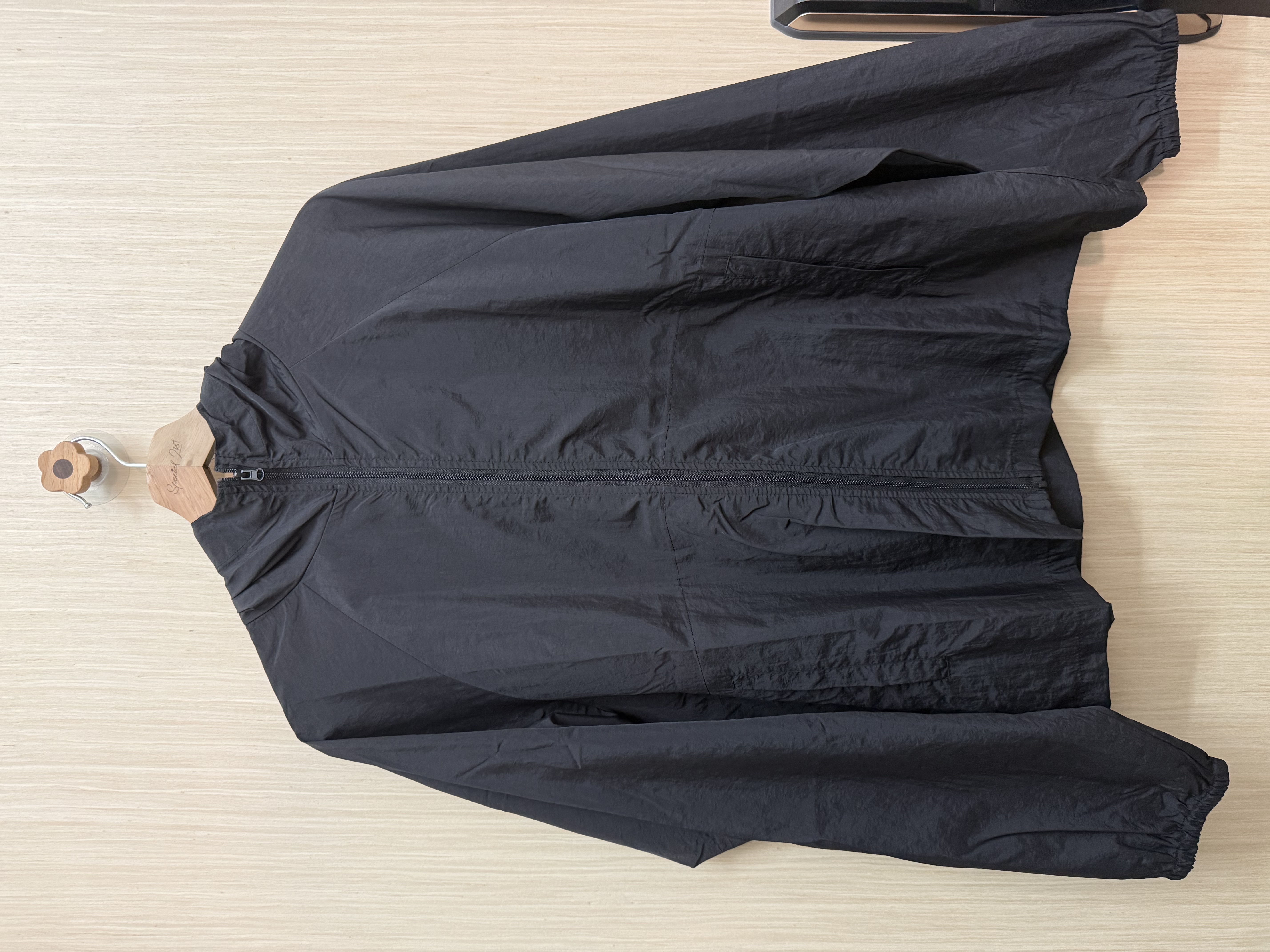 超薄連帽風褸(黑色)