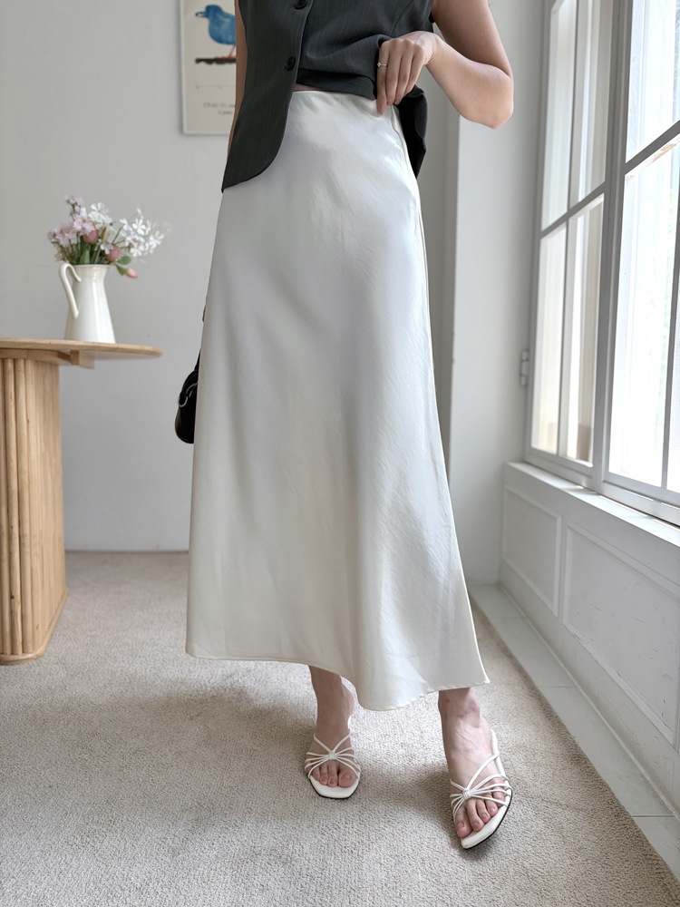 Satin Structured Skirt (Ivory)