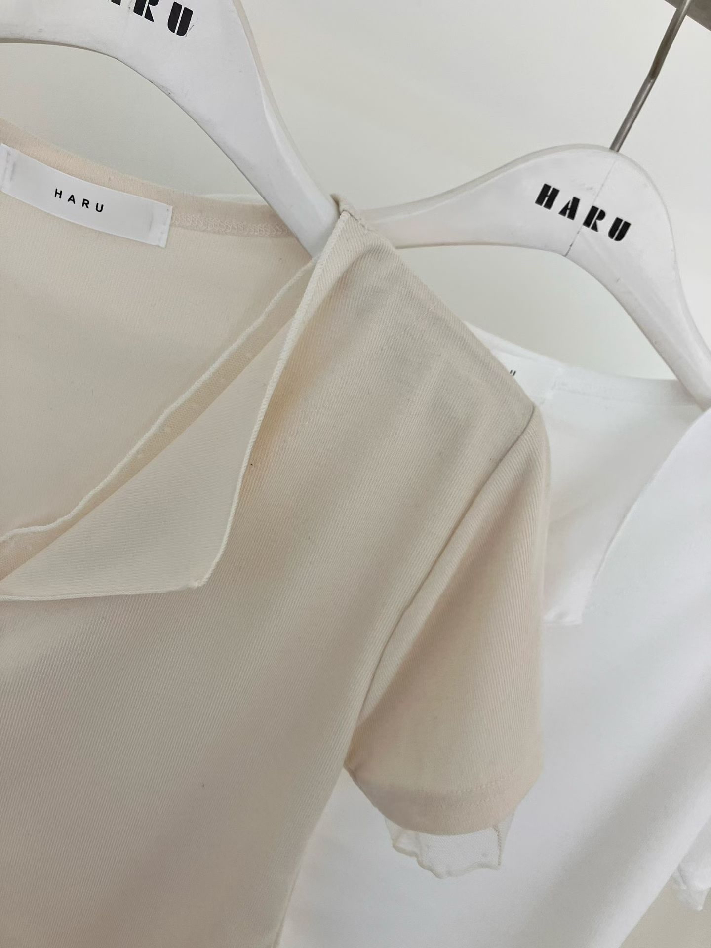 HA23 開襟V領袖口拼接蕾絲上衣