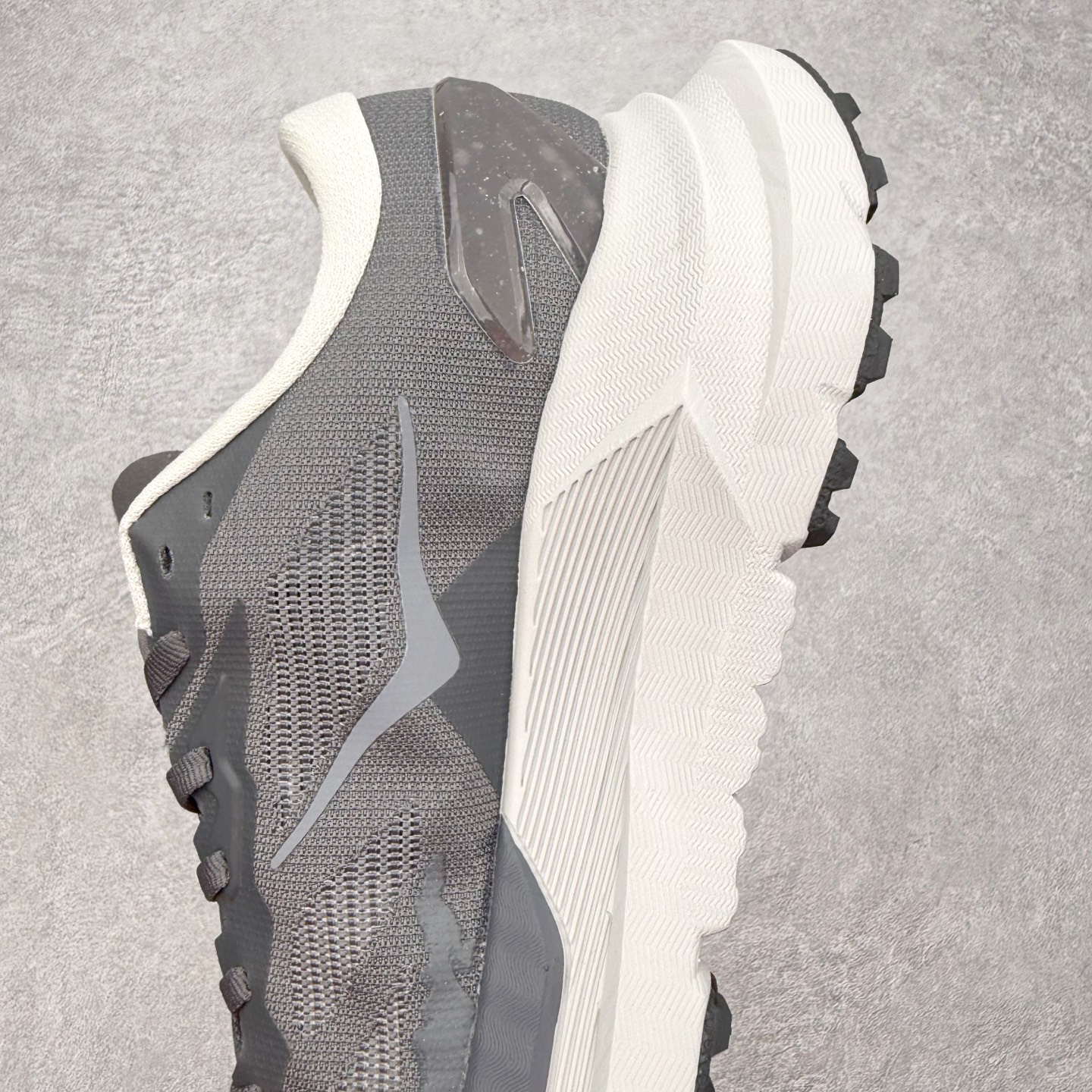 Hoka One One Mafate X