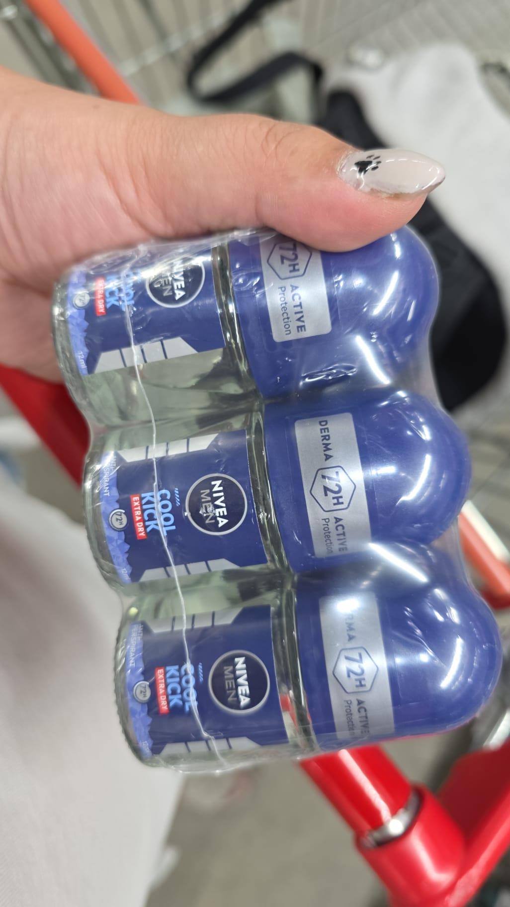 NIVEA MEN 的Cool Kick 止汗爽身滾珠 6支裝