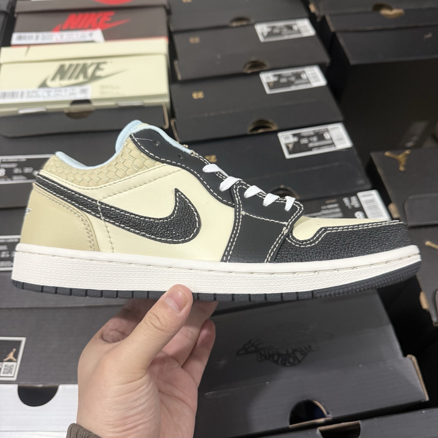Nike Air Jordan 1 Low SE "Coconut Milk Black Muslin" HQ3437-101