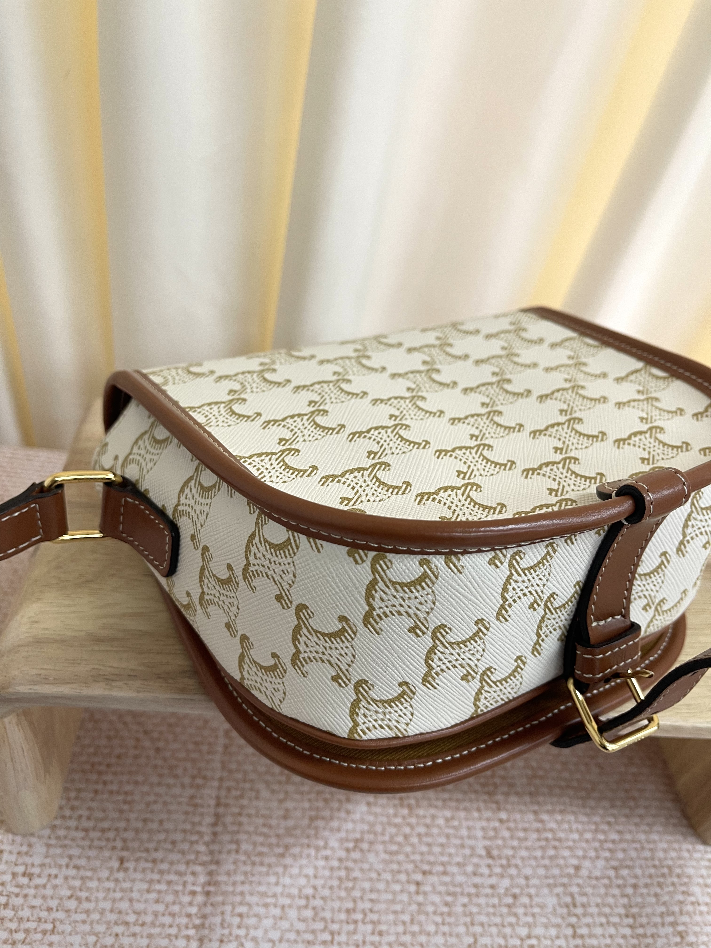 Pre-owned Celine Folco shoulder bag/ Product Code: 26020302